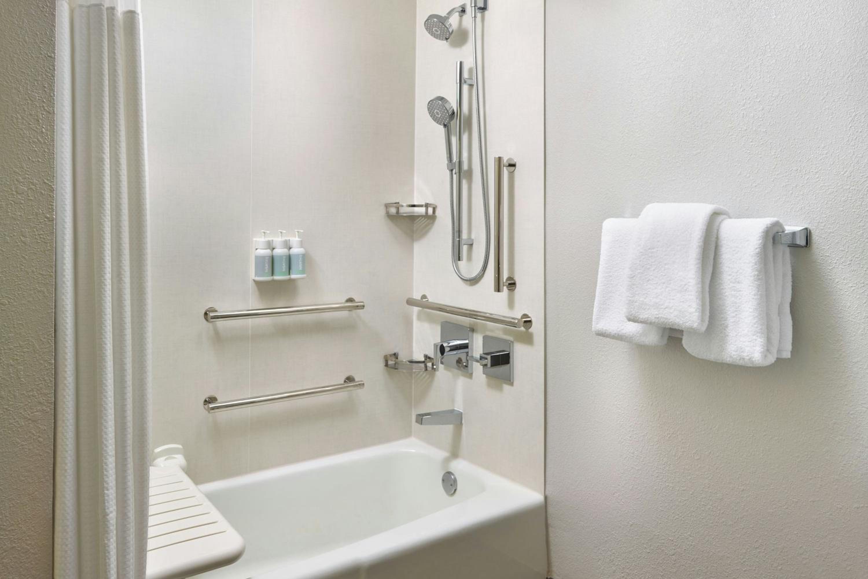 Queen Room with Two Queen Beds and Tub - Mobility and Hearing Accessible
