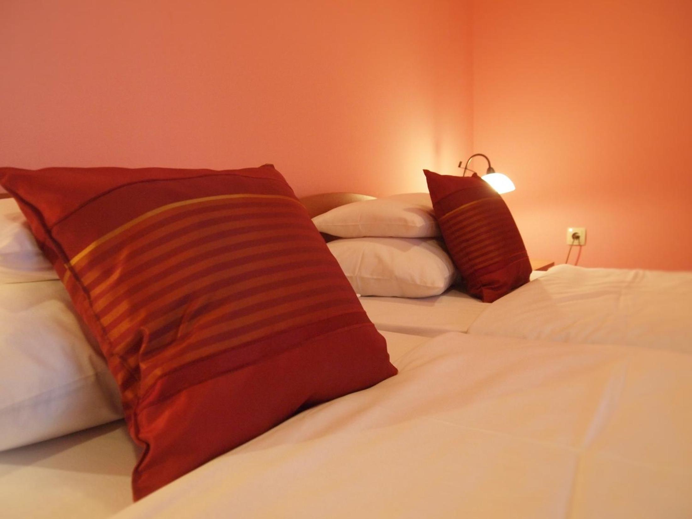 Double or Twin Room - Photo 3