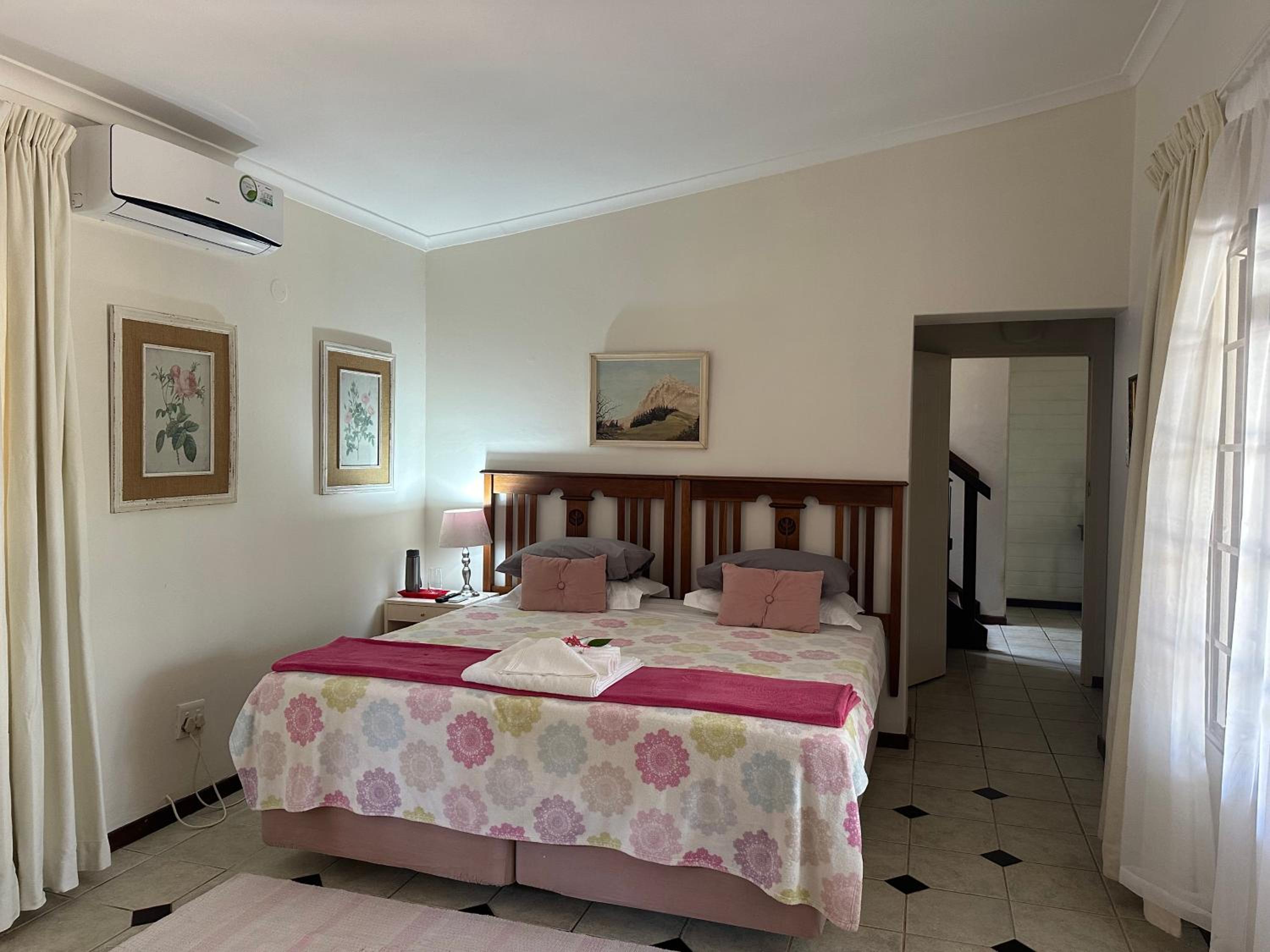 Standard Twin Room - Photo 6