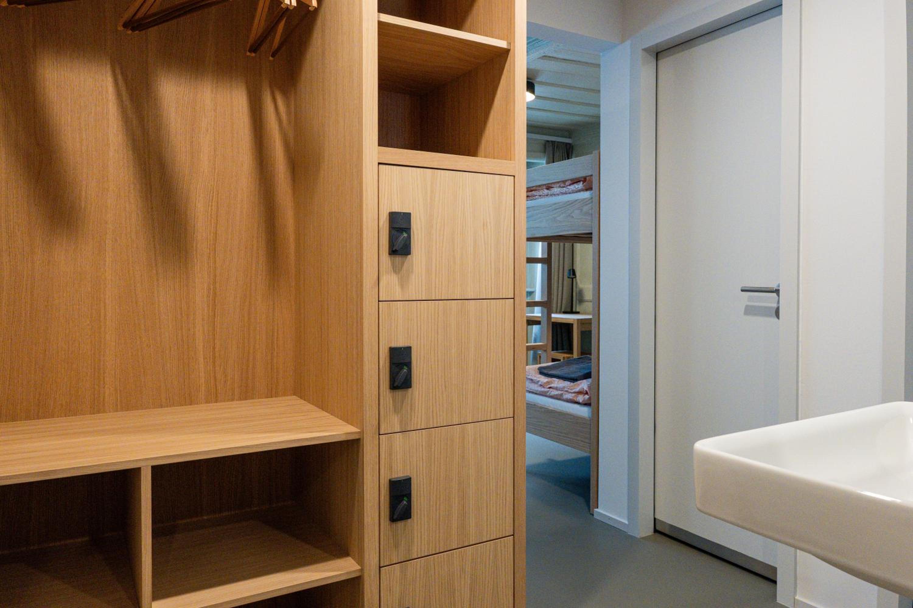 Bed in 4-Bed Female Dormitory Room photo 2