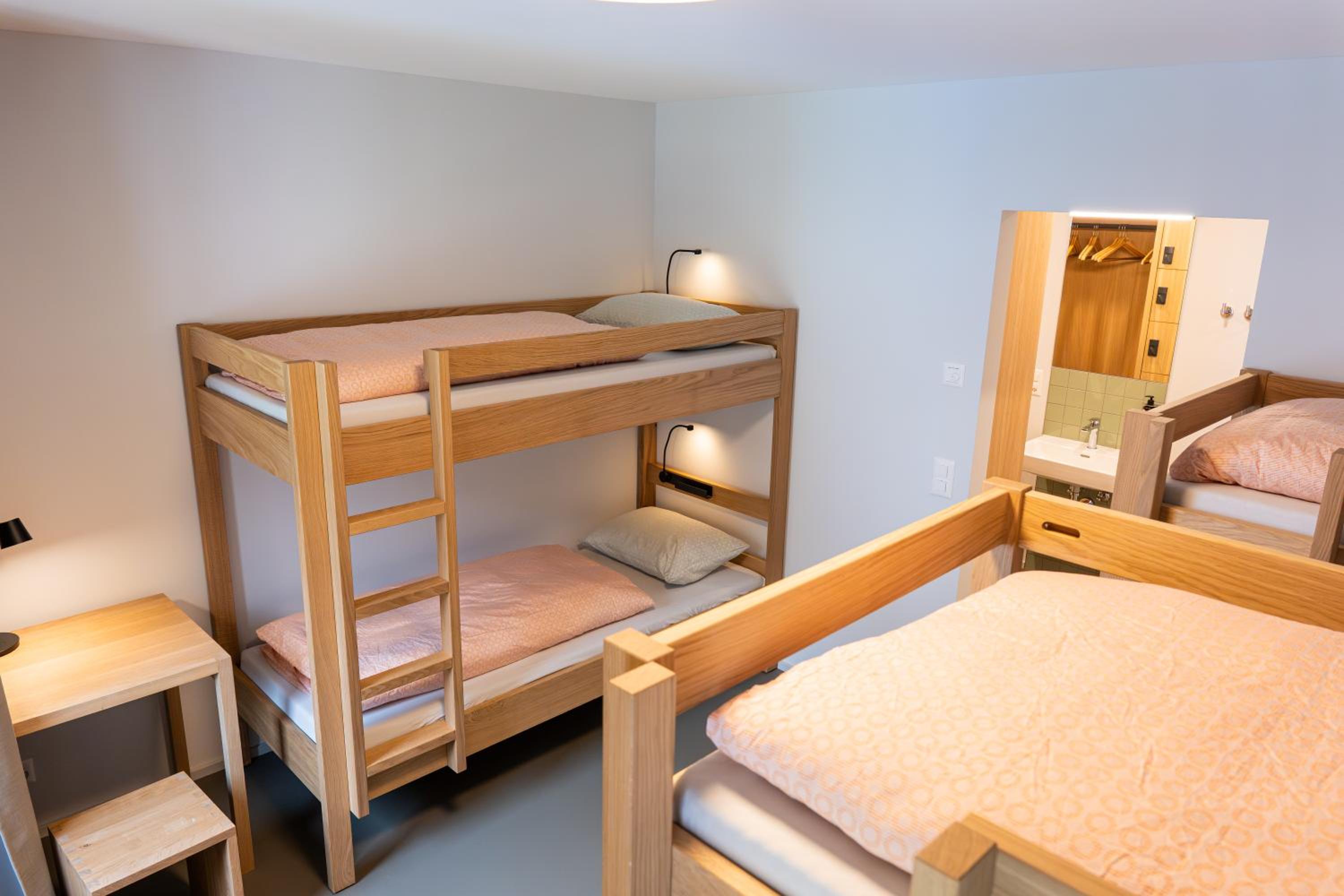 Single Bed in 6-Bed Dormitory Room photo 3
