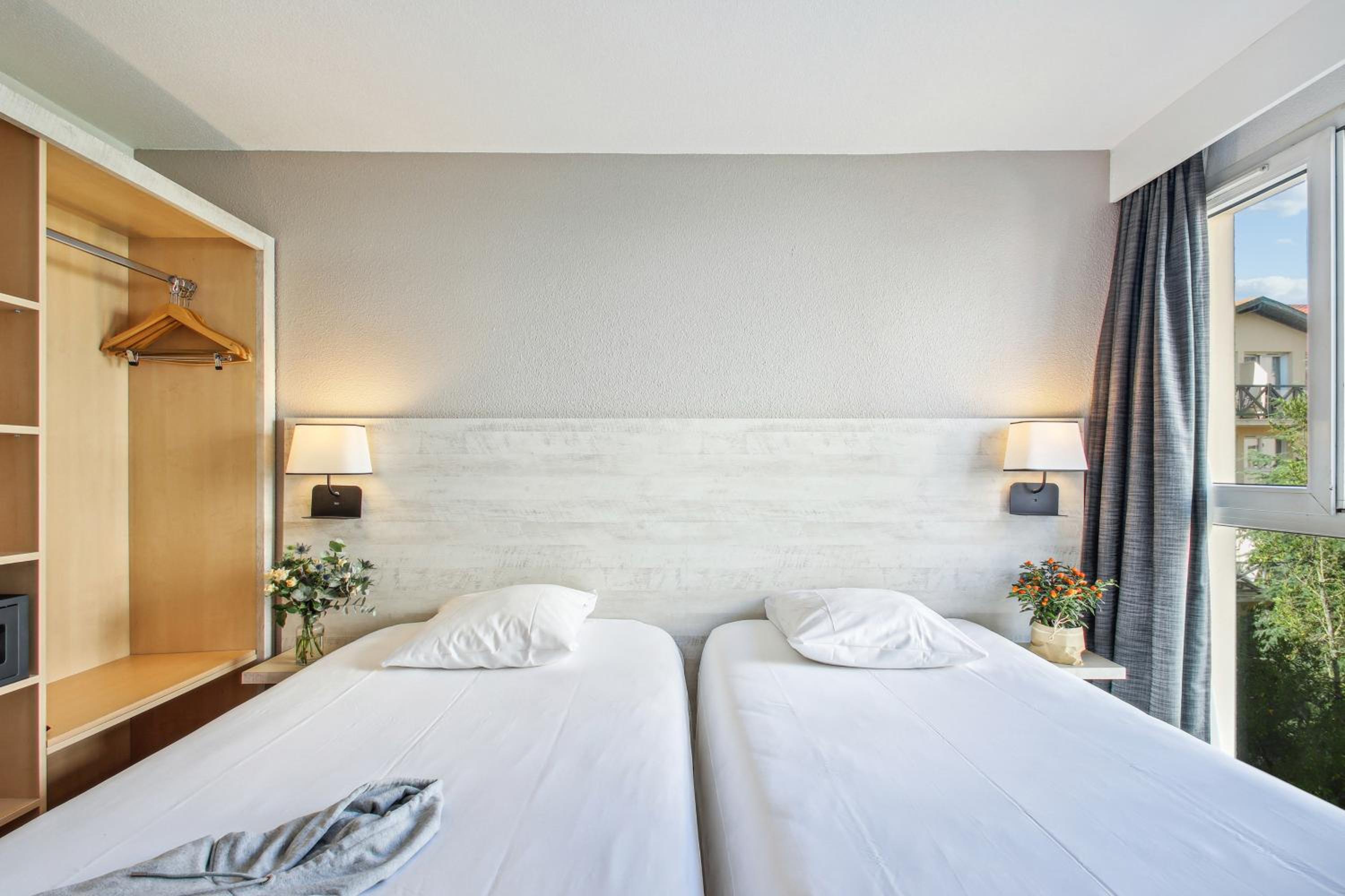 Twin Room - Photo 6