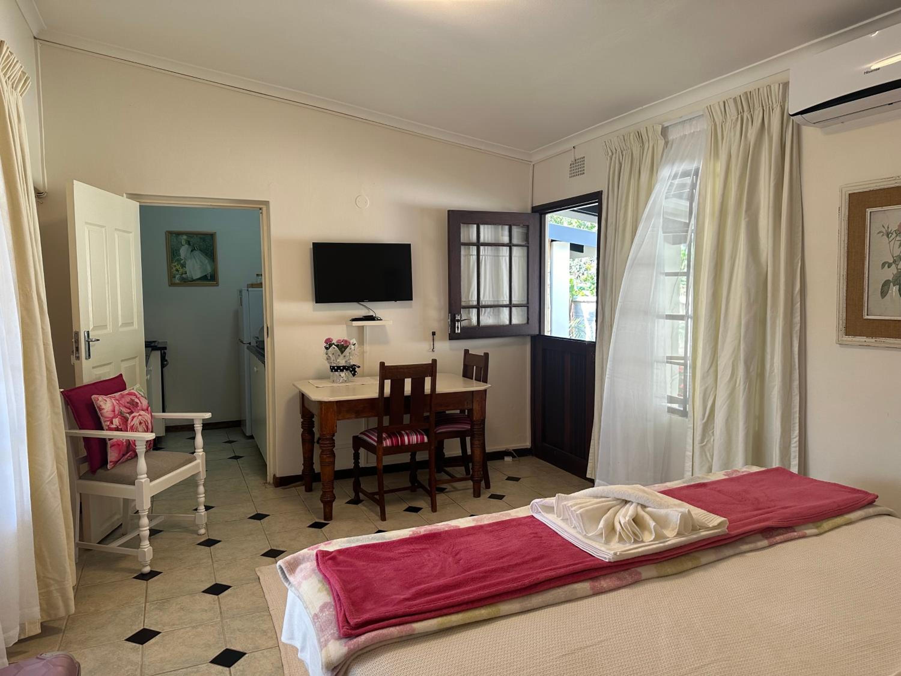 Standard Twin Room - Photo 2