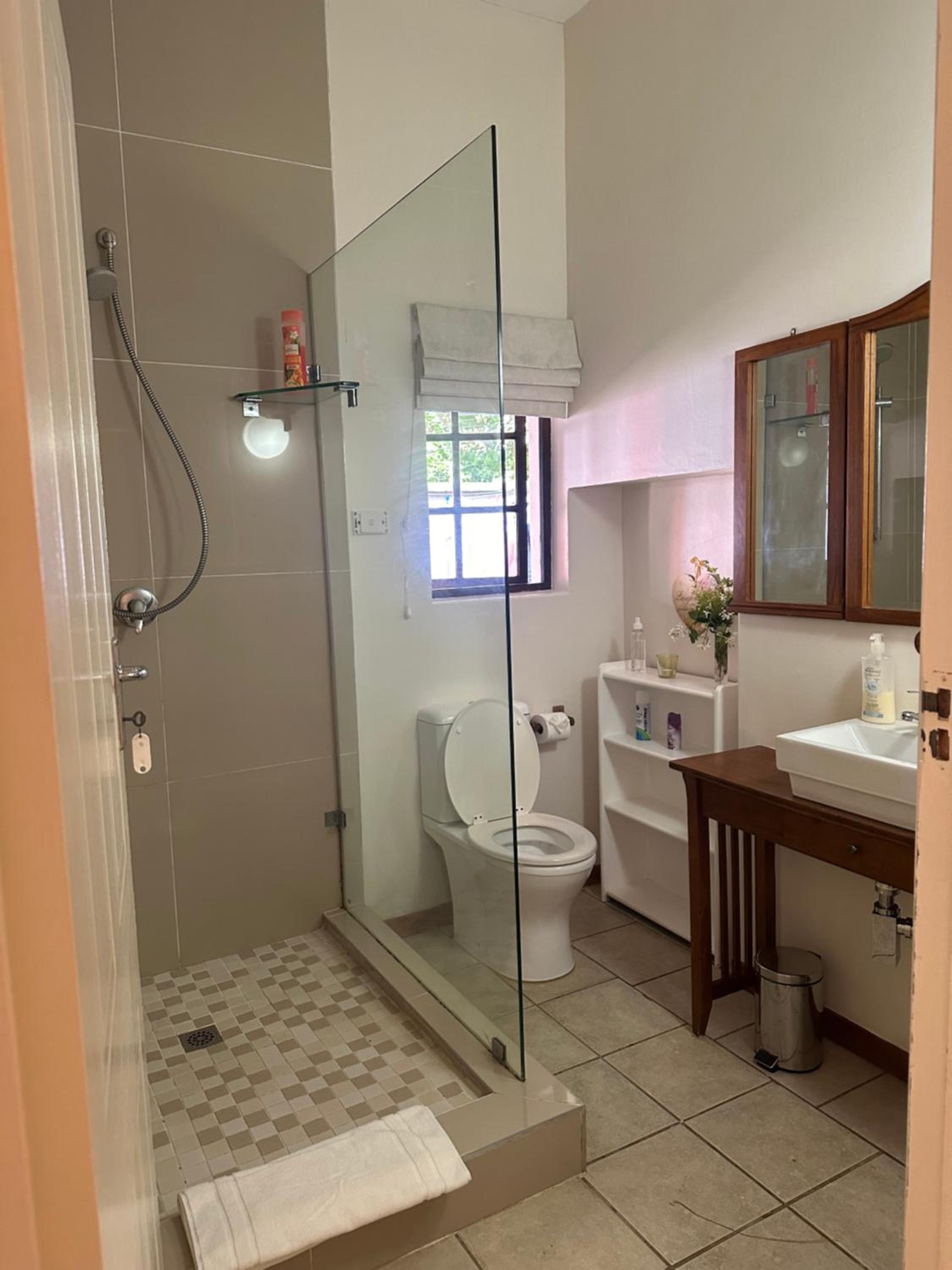 Standard Twin Room - Photo 1
