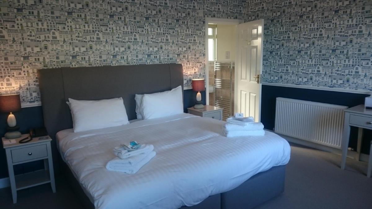 Double or Twin Room photo 3