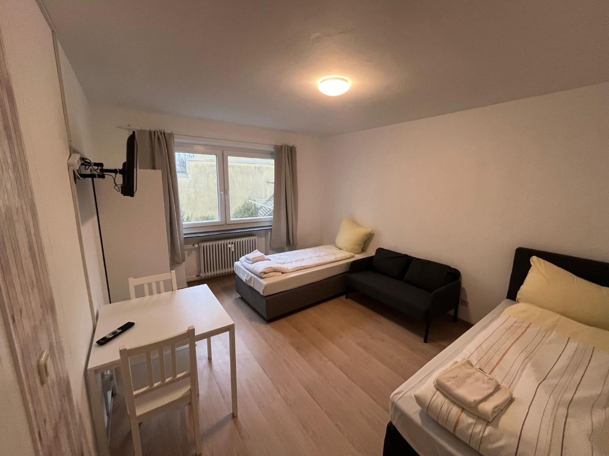 Double Room with Shared Bathroom photo 3