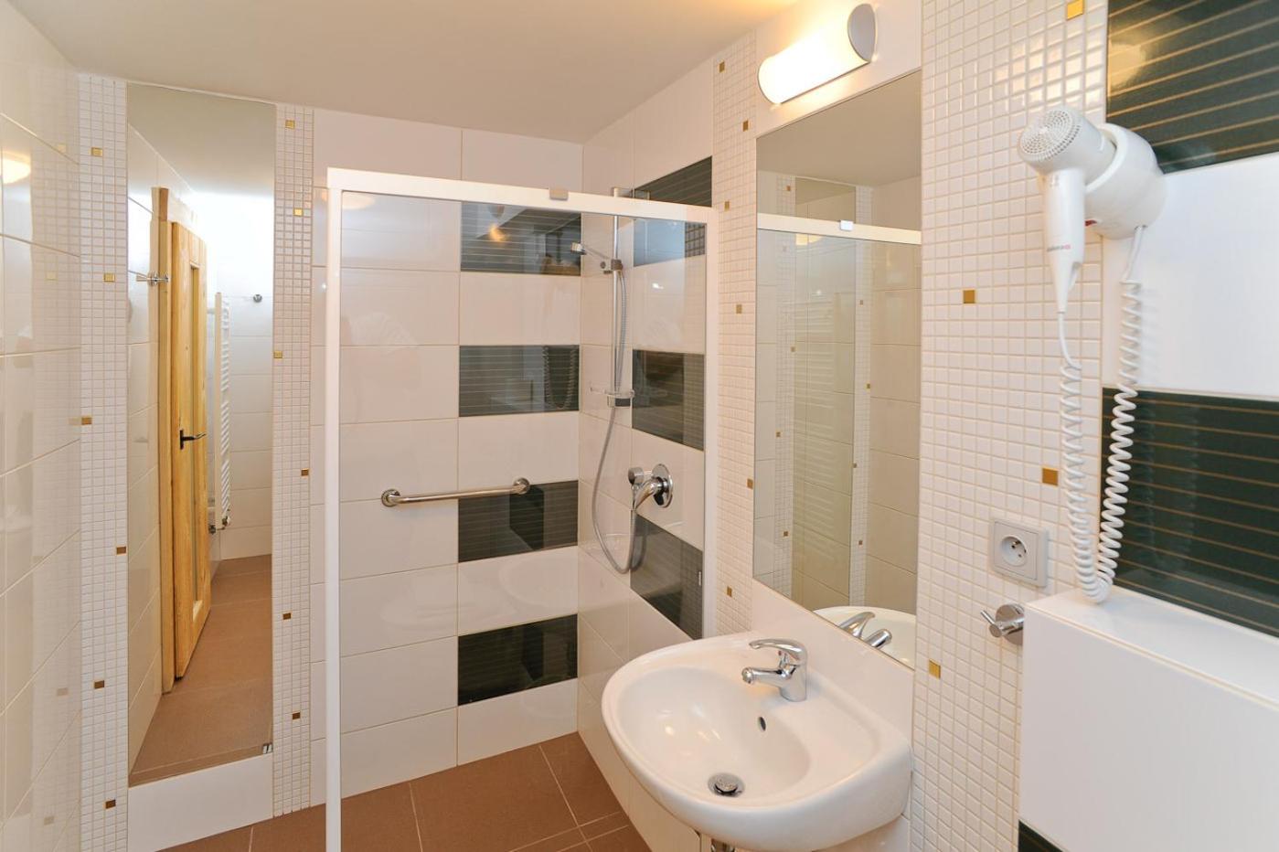 Standard Double Room photo 3