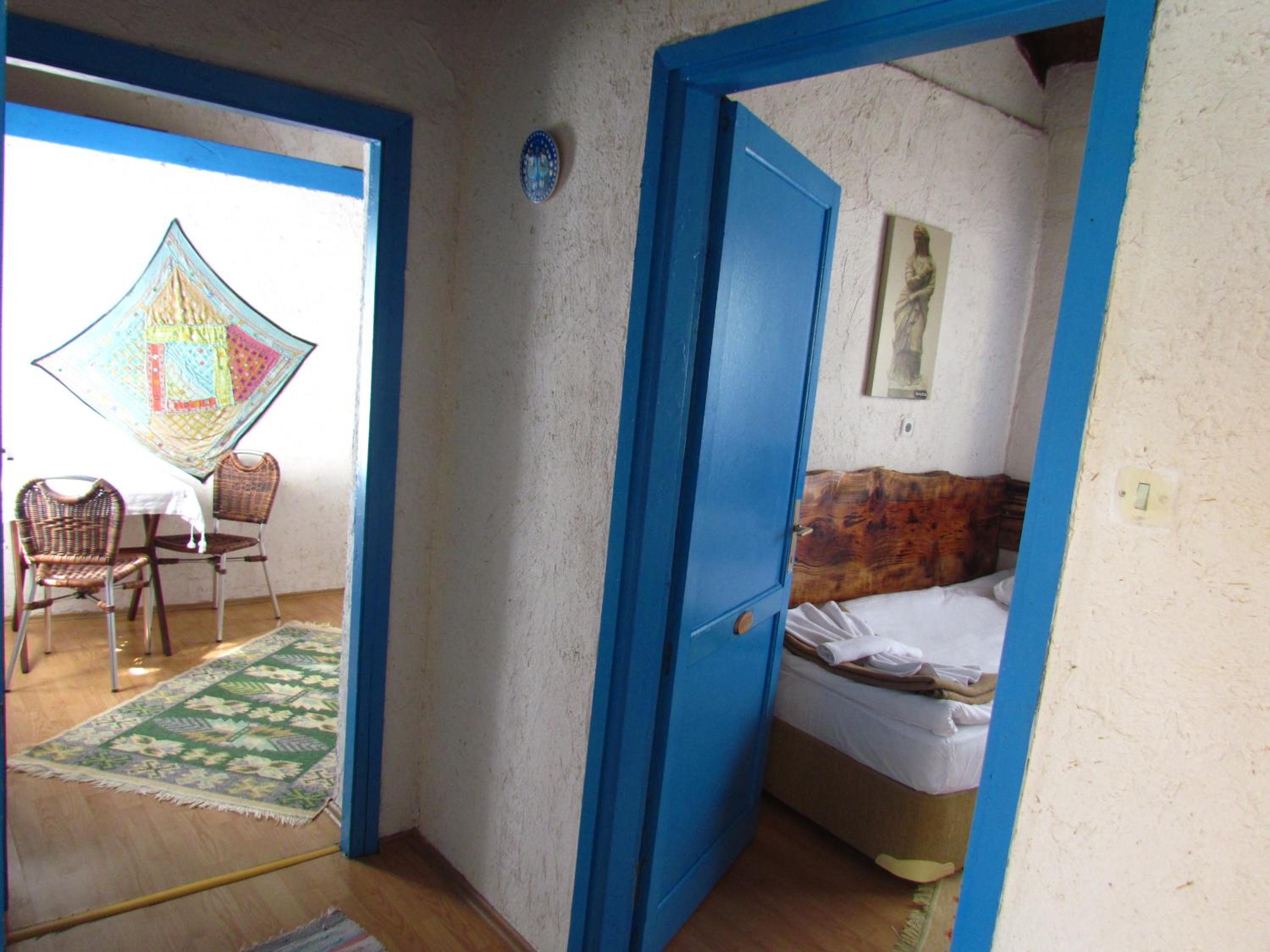 Family Room - Photo 5