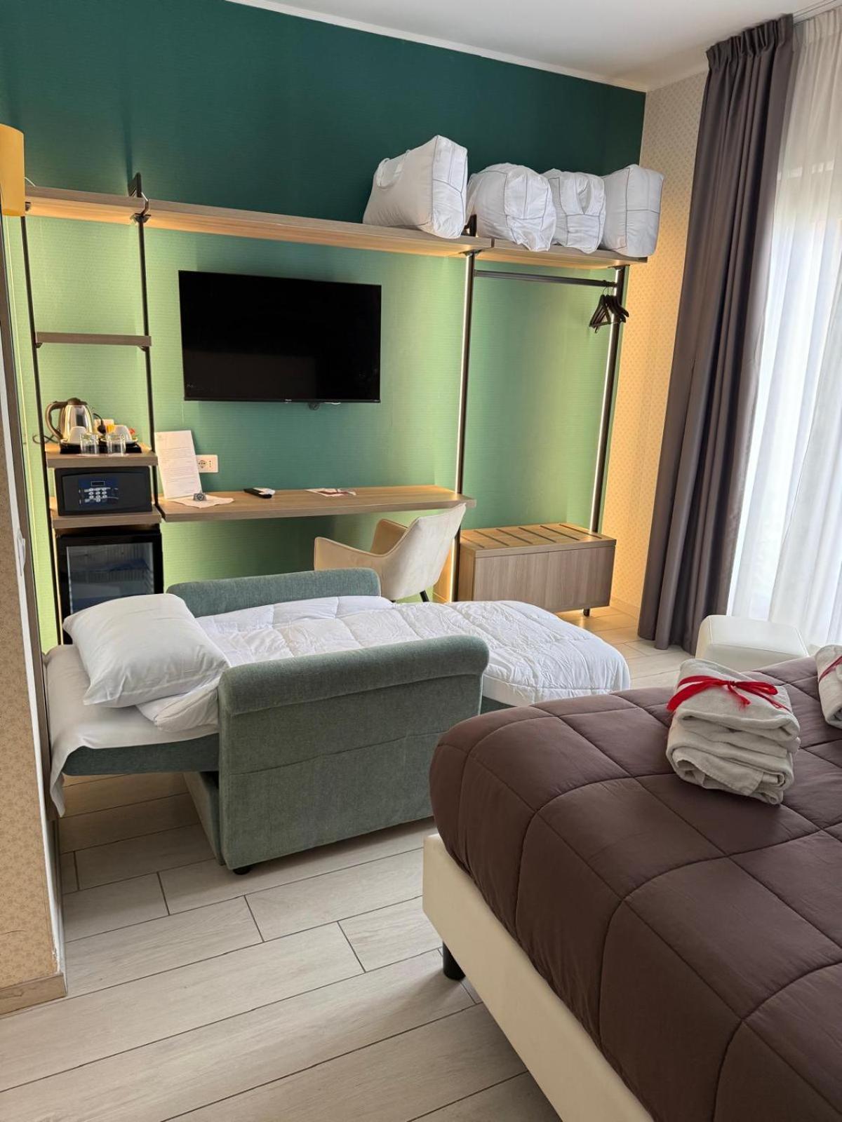 Double or Twin Room with Extra Bed photo 1