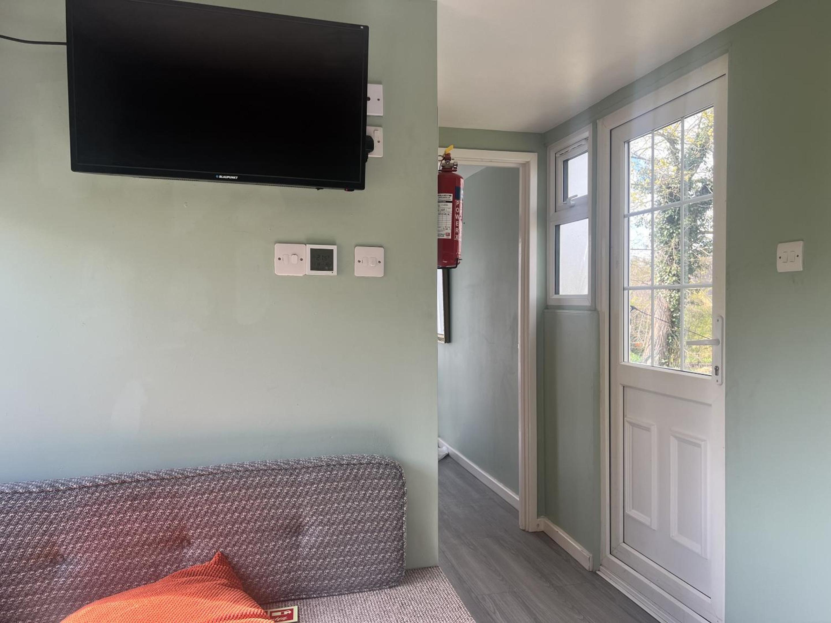 Mobile Home - Photo 2