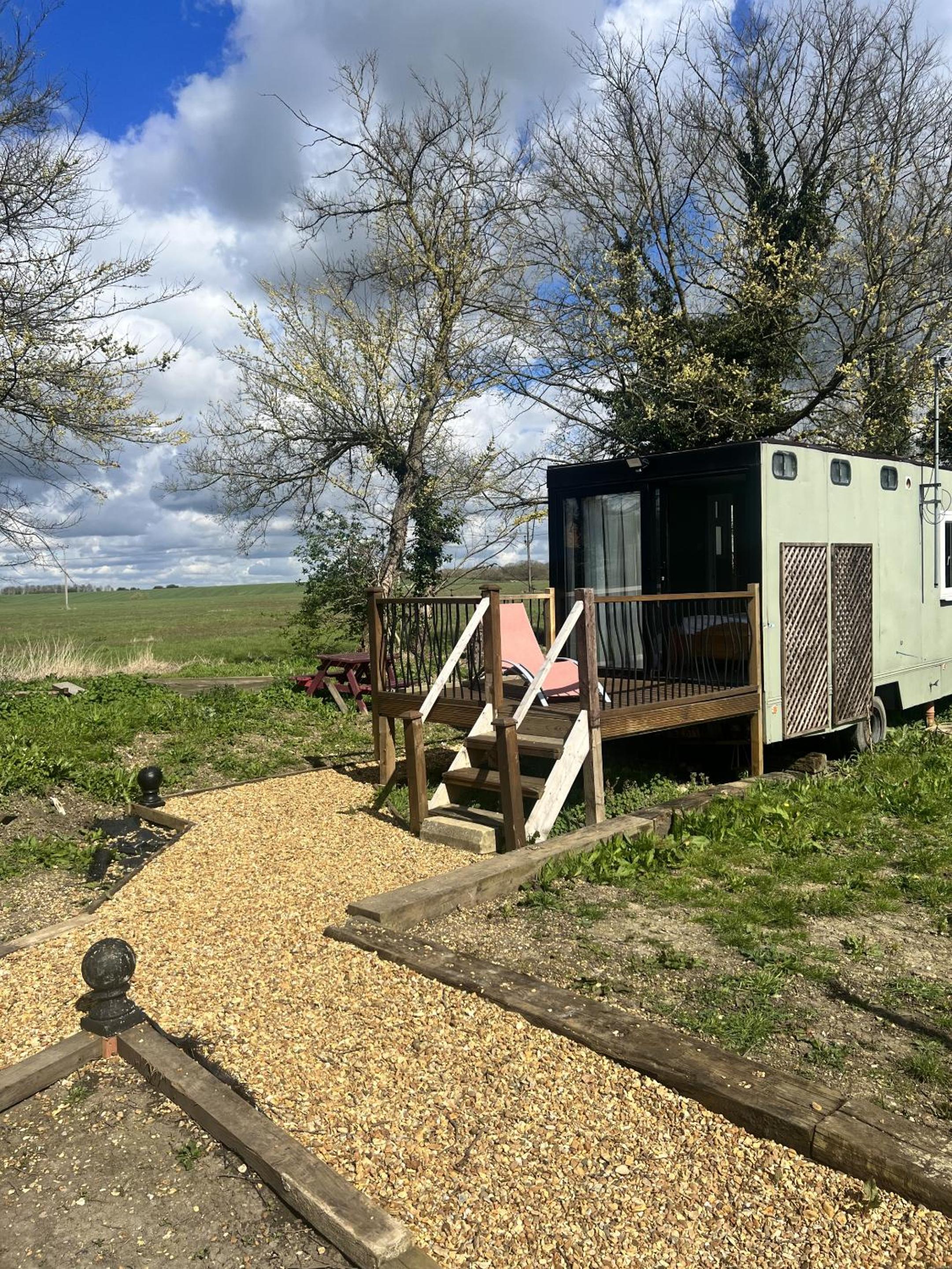 Mobile Home - Photo 8