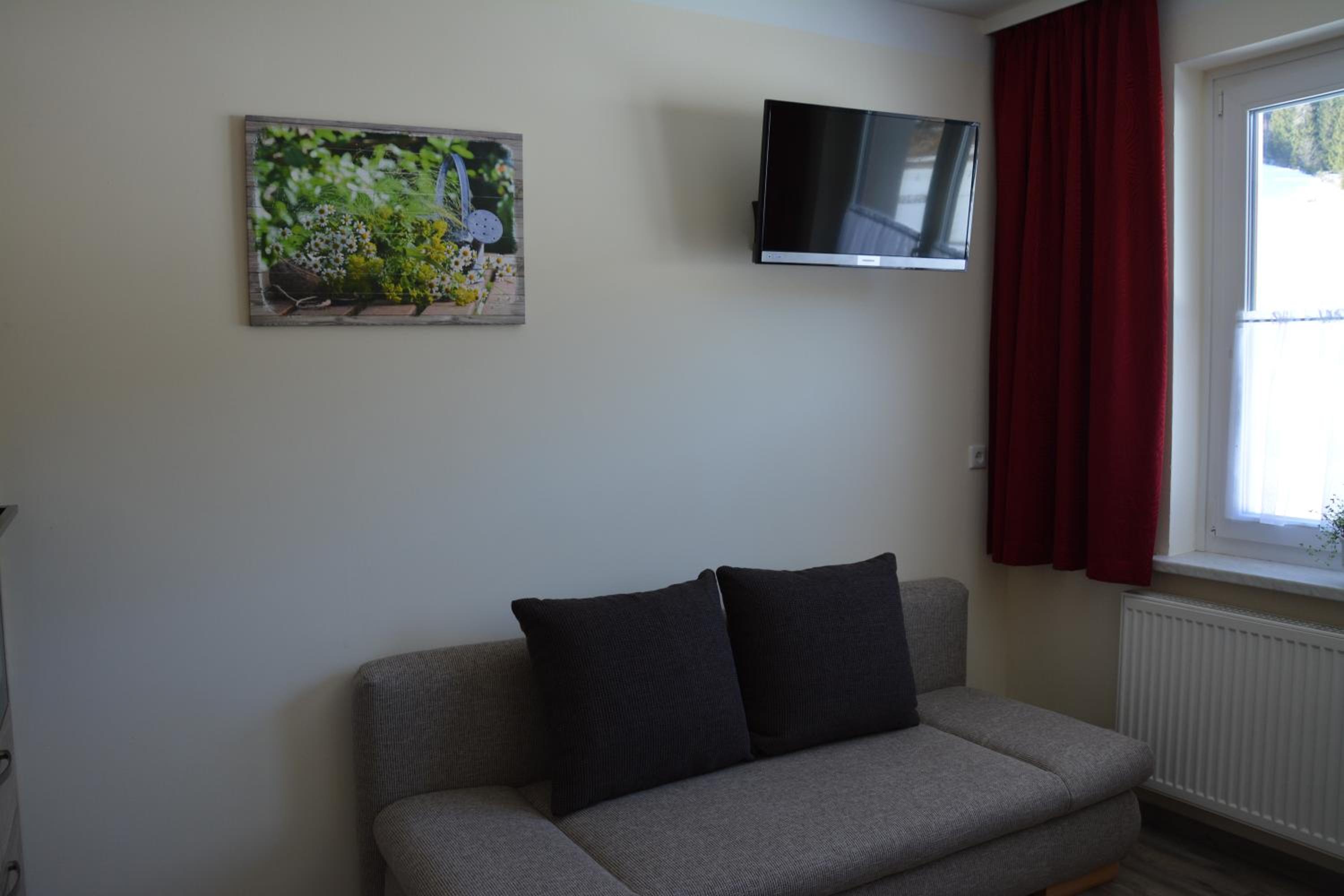 One-Bedroom Apartment with Garden