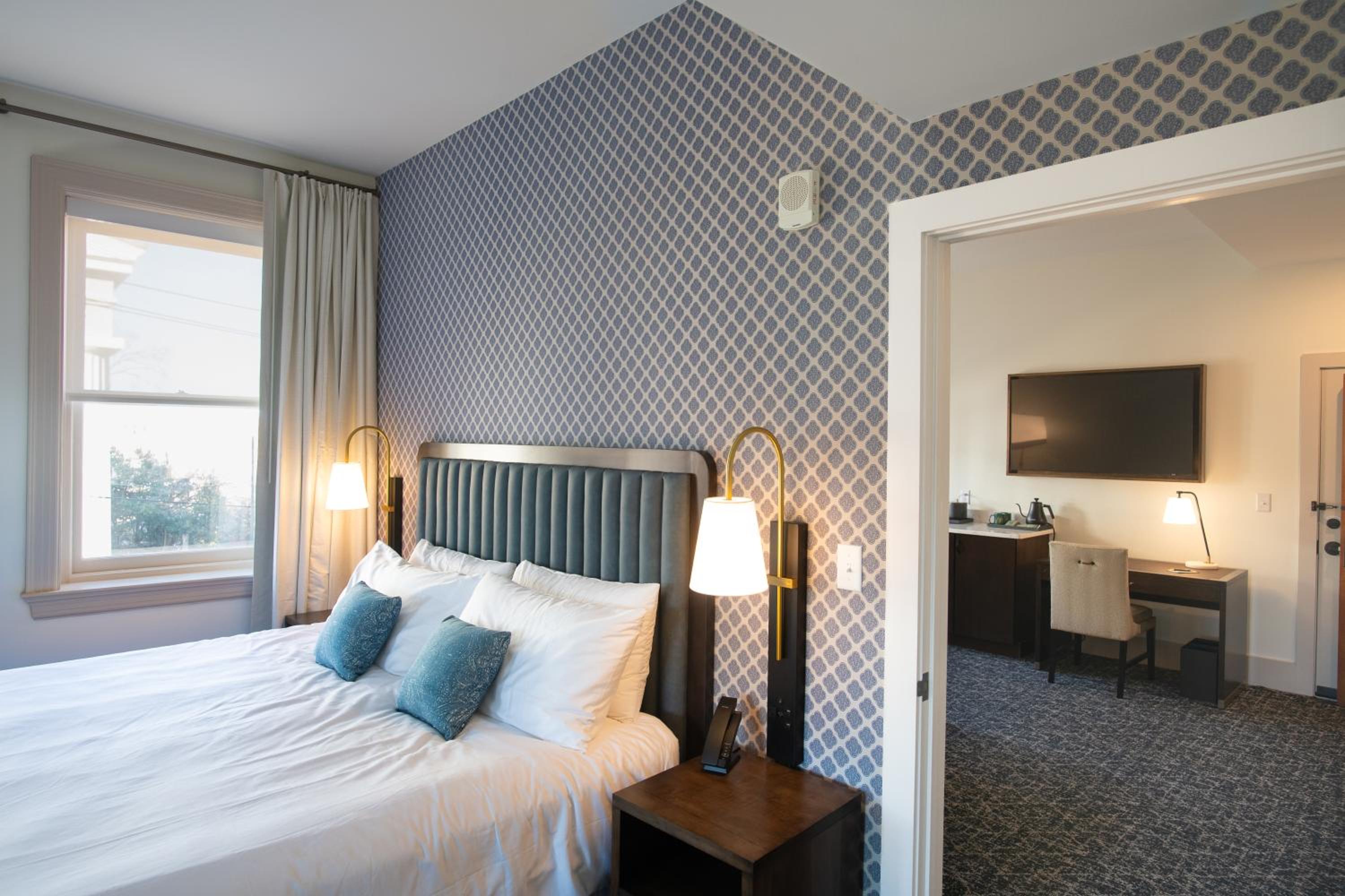 One Bedroom King Suite - Photo 4