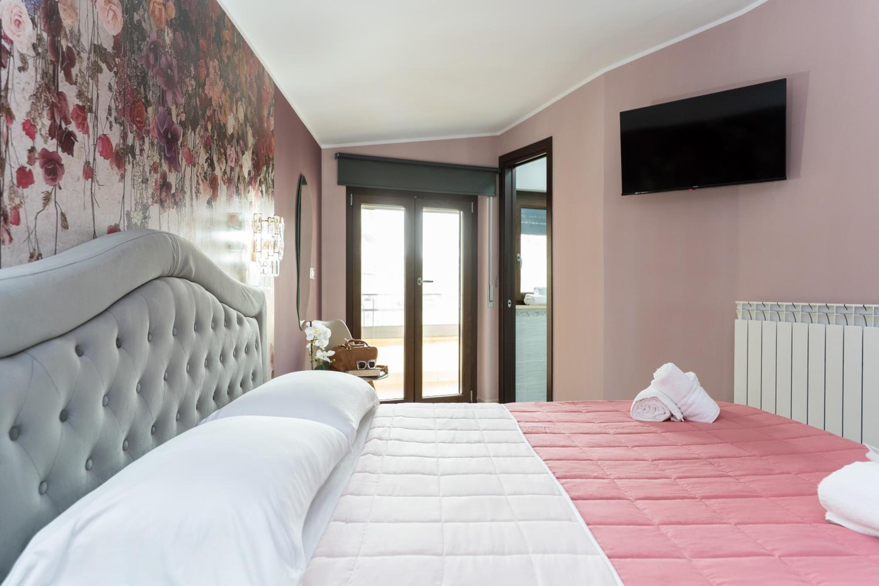 Superior Queen Room - Photo 8