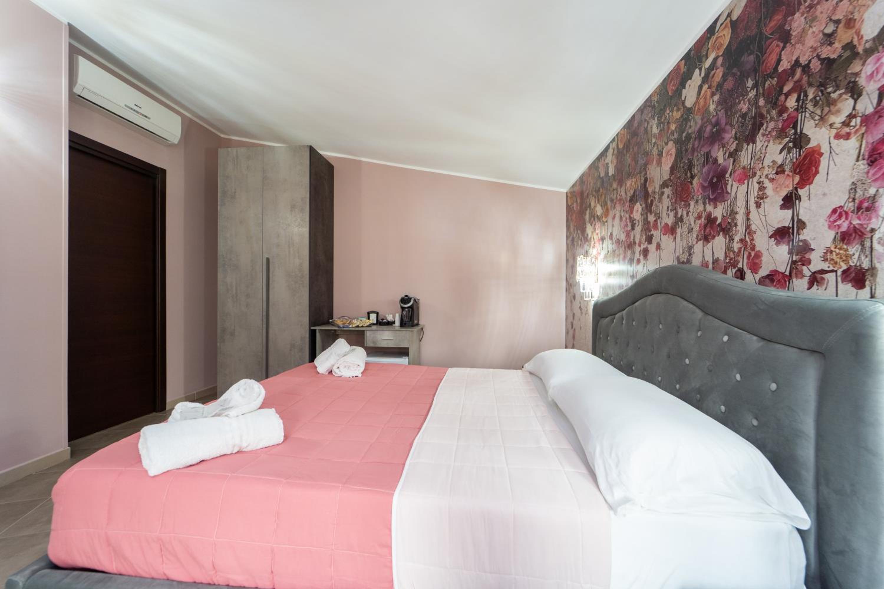 Superior Queen Room - Photo 10
