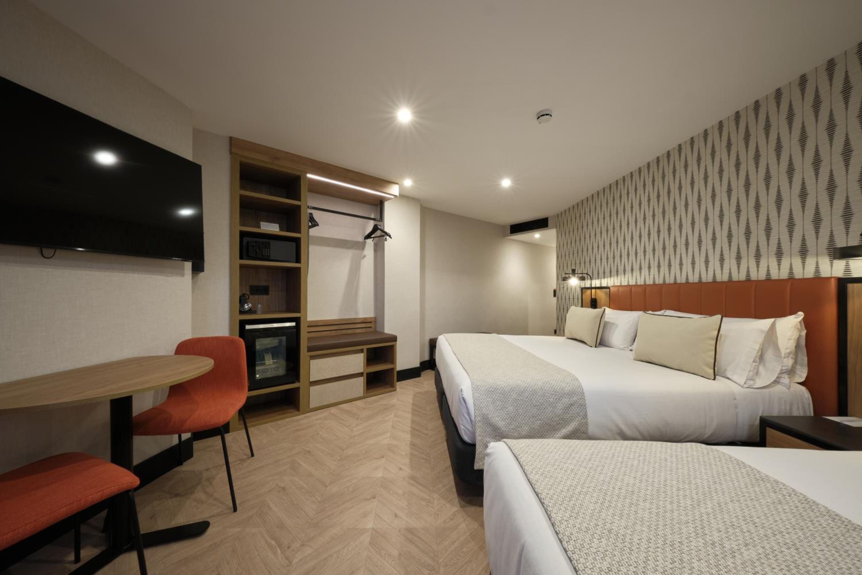Superior Triple Room photo 2