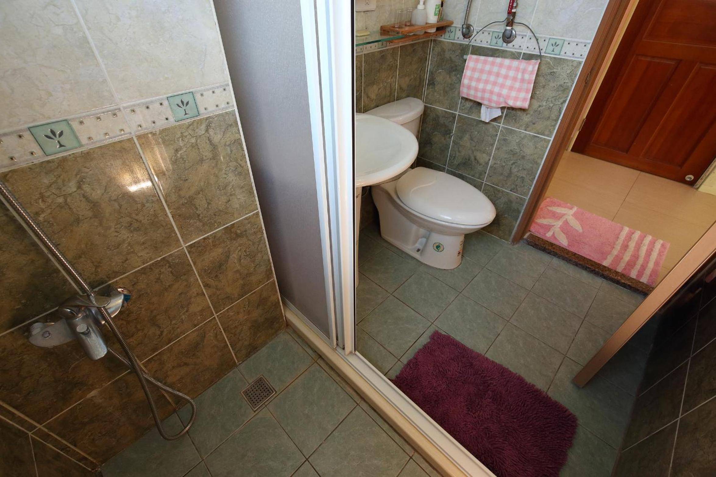 Standard Quadruple Room - Photo 15