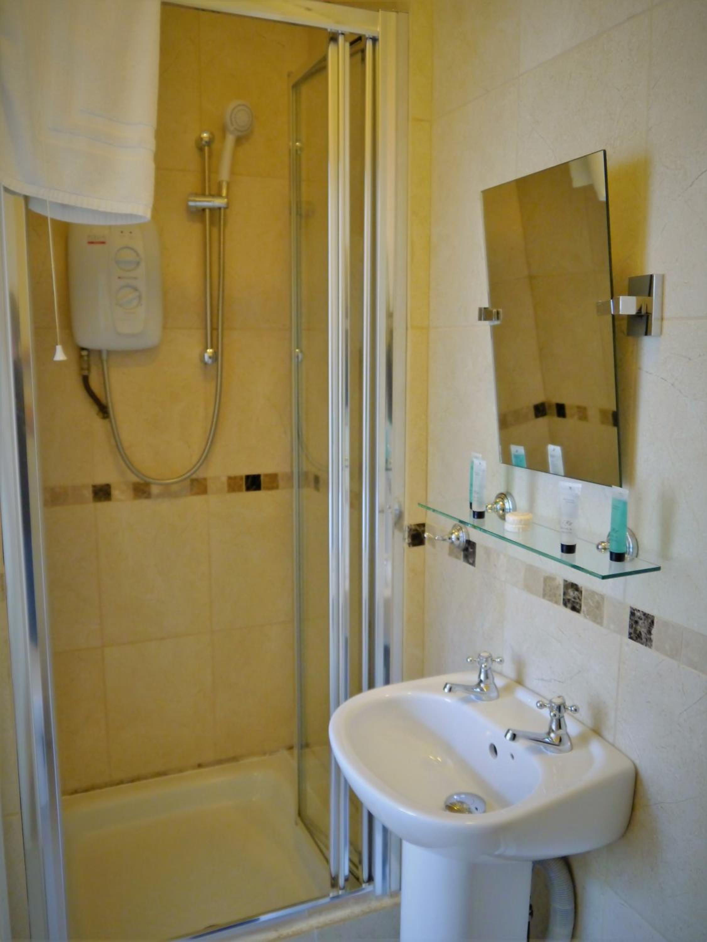 Budget Double Room photo 3