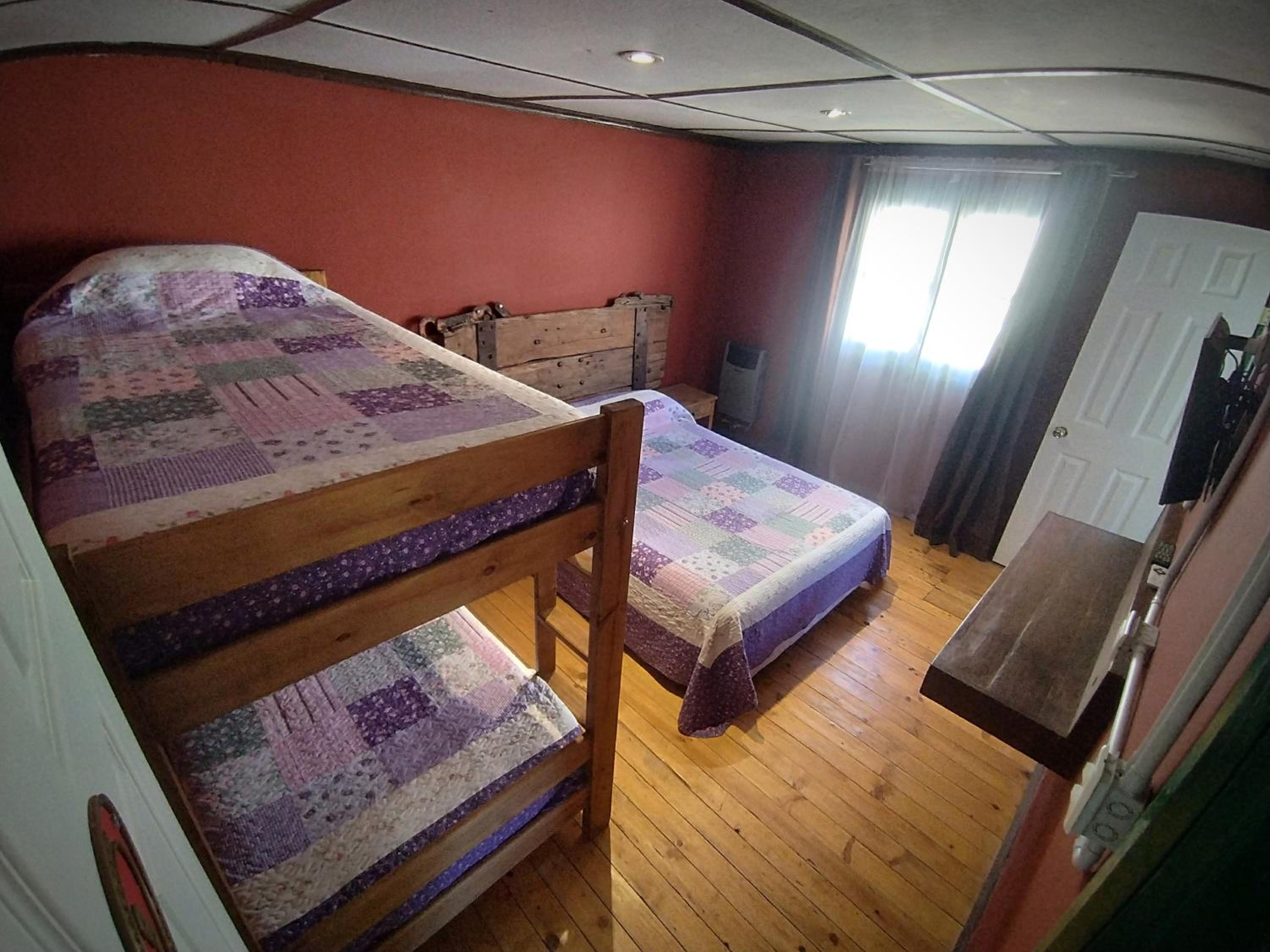 Quadruple Room with Private Bathroom photo 2