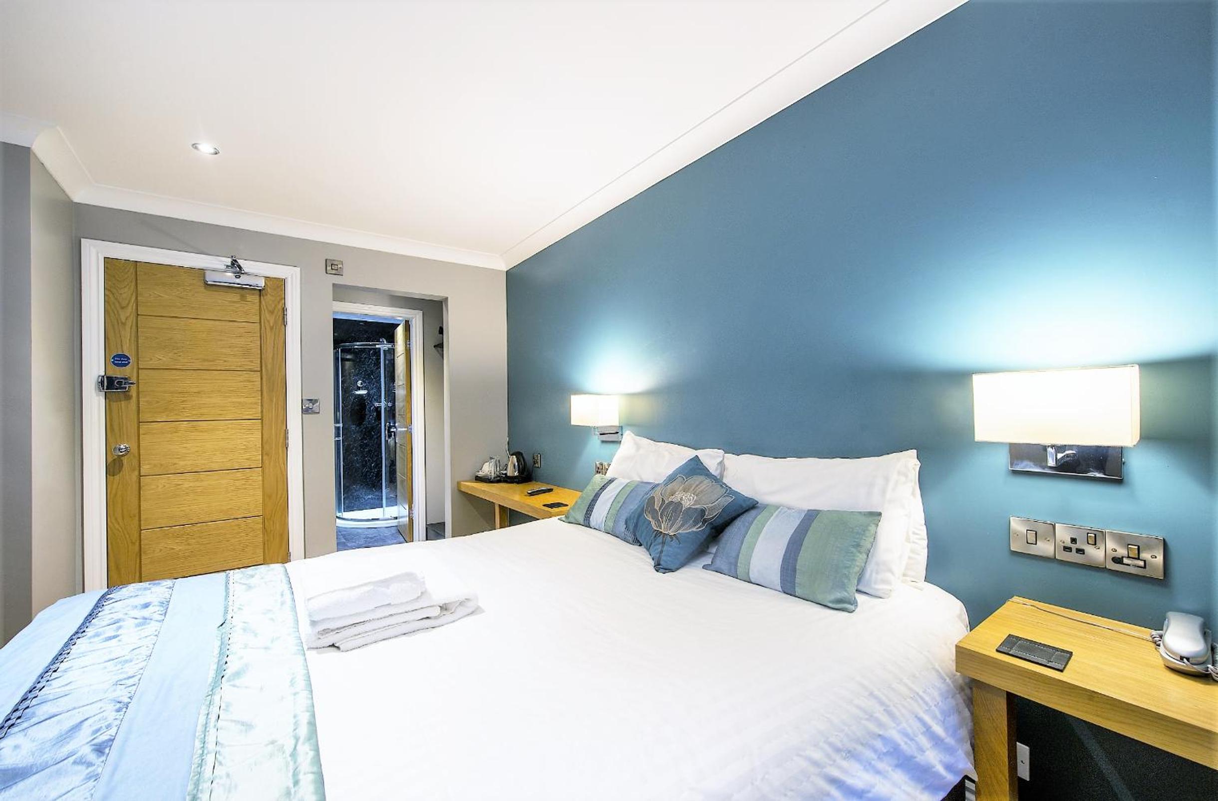 Double Room with Private Bathroom