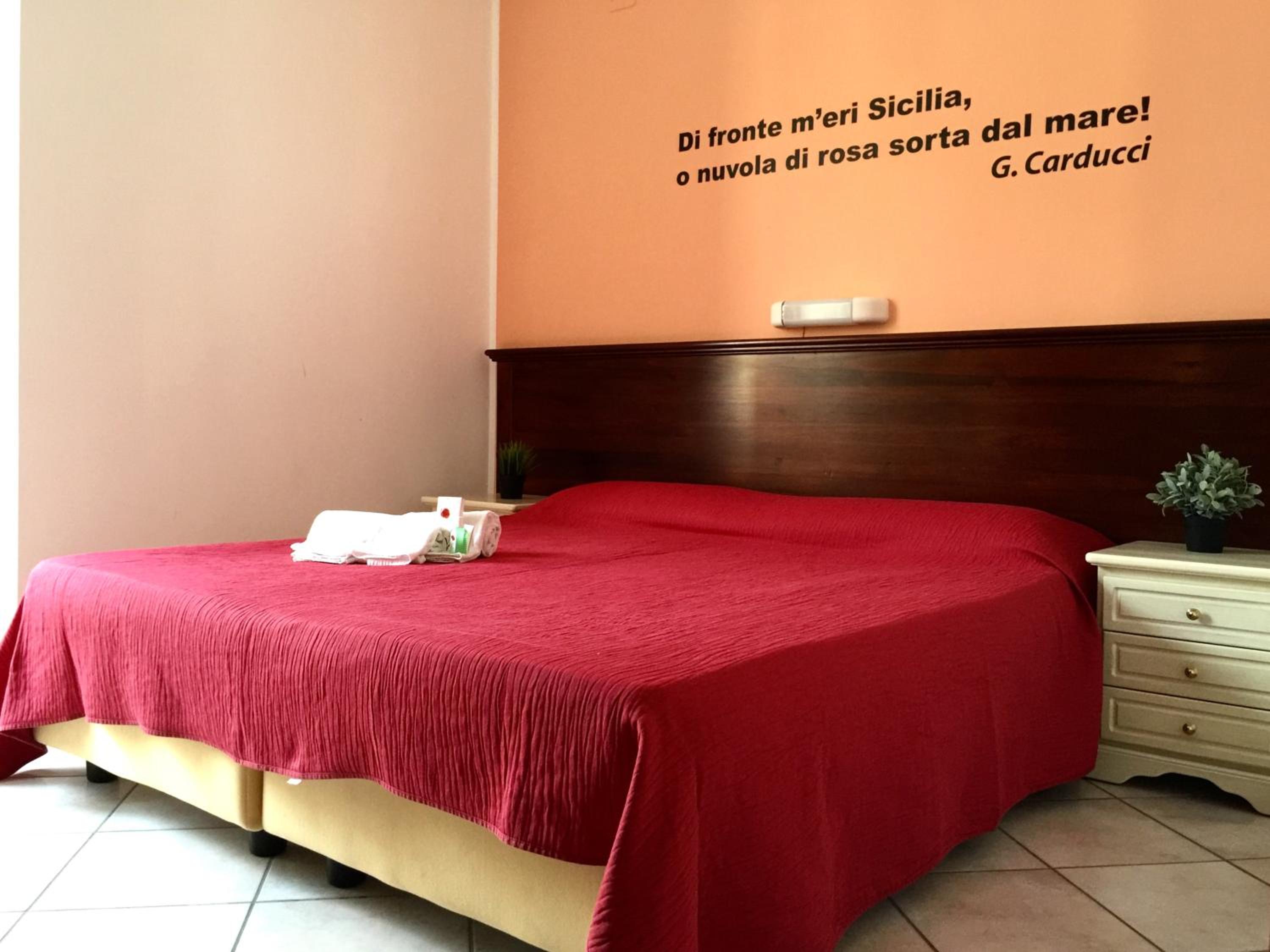 Double or Twin Room - Photo 3