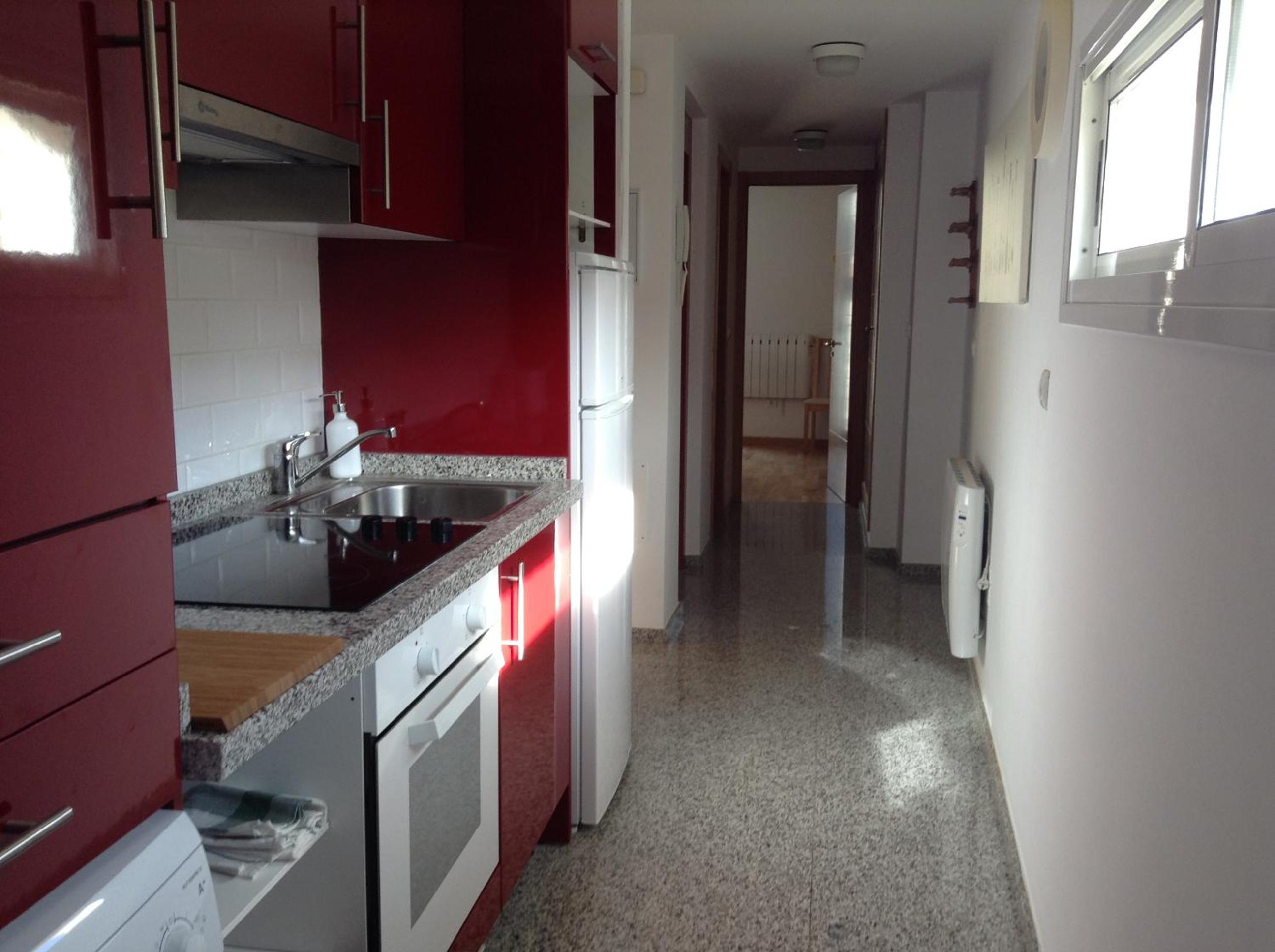 Apartment with Balcony - Photo 9