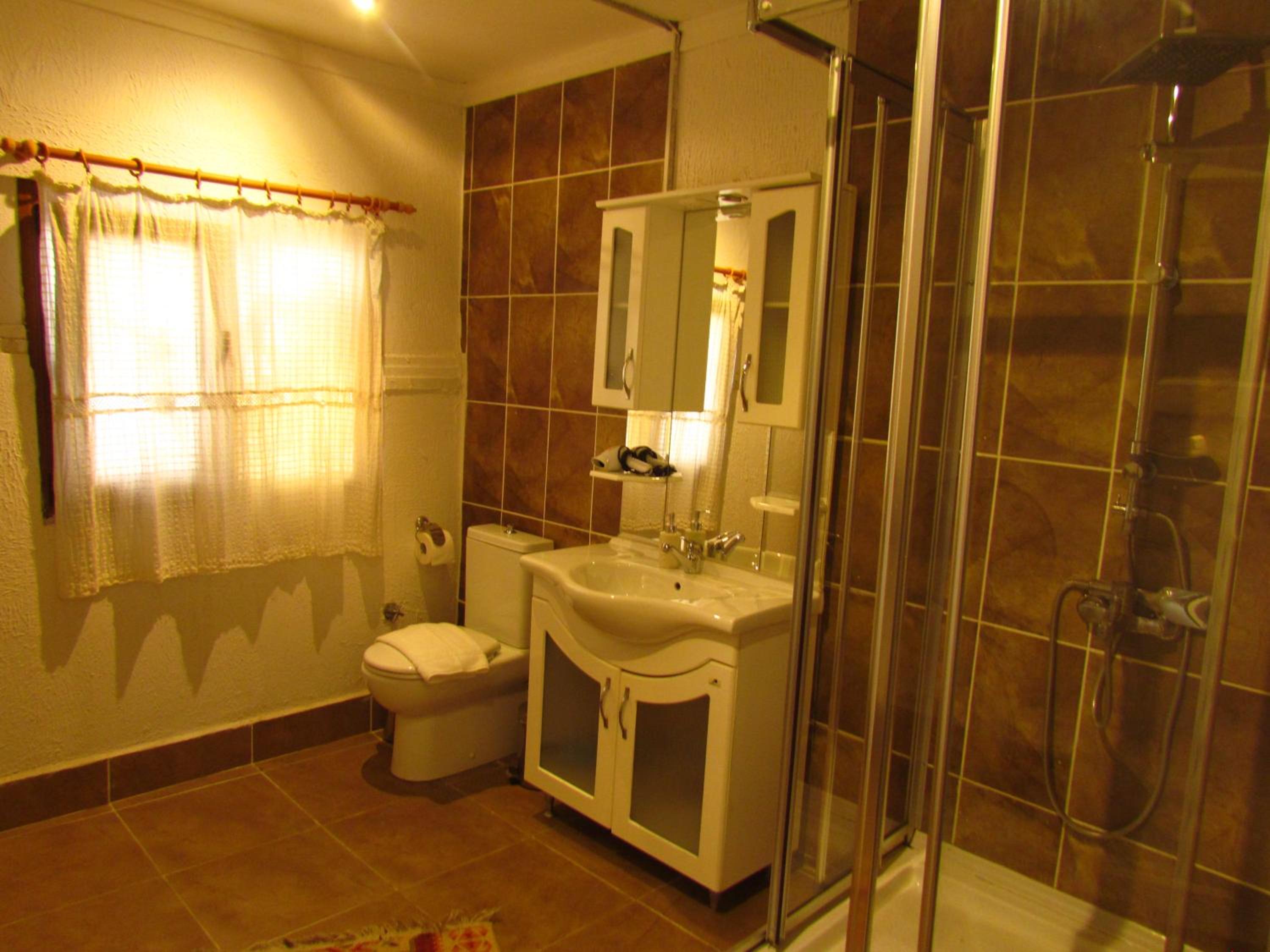 Two-Bedroom Apartment - Photo 2