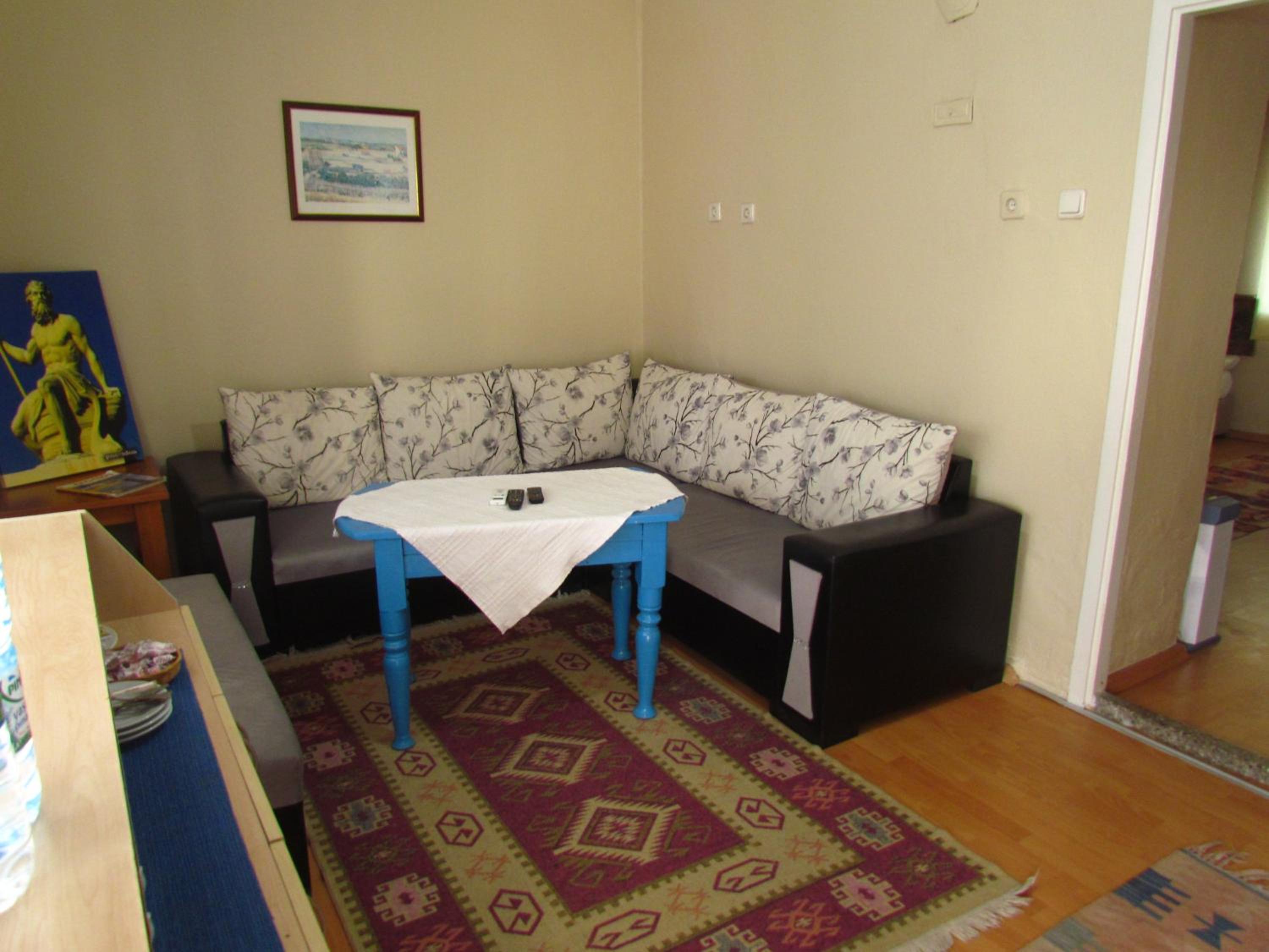 Two-Bedroom Apartment - Photo 3