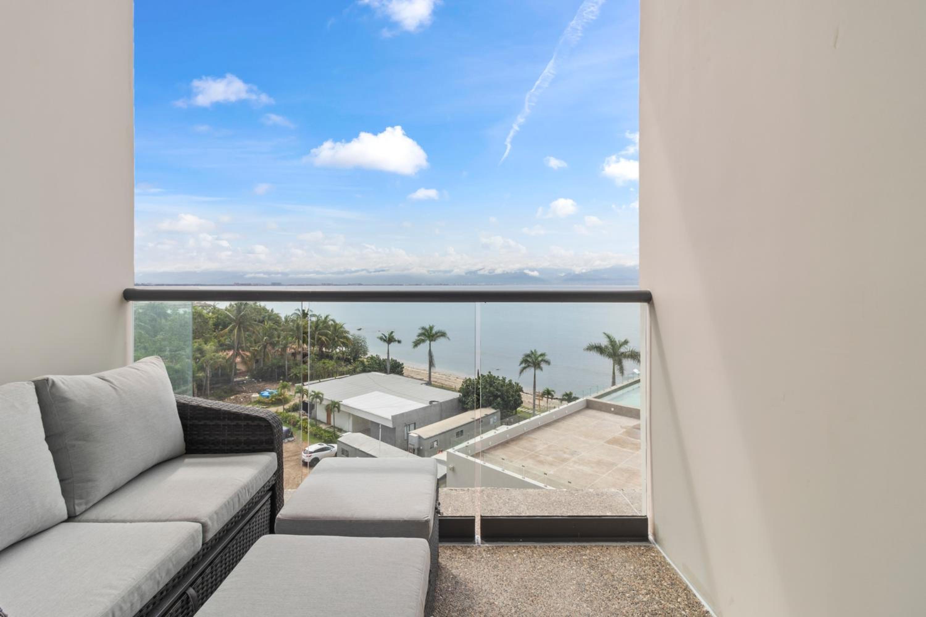 King Suite with Ocean View