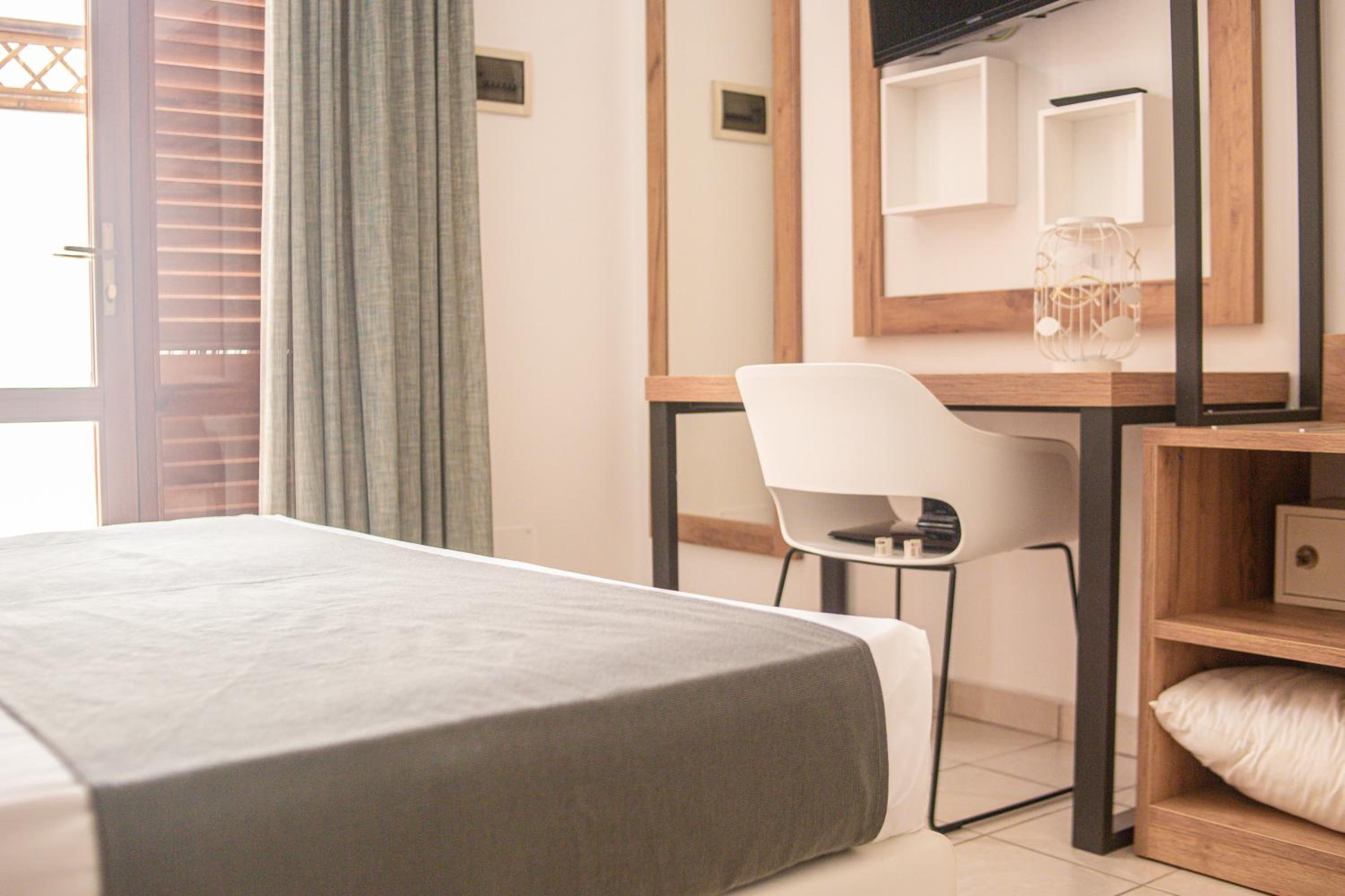 Economy Double Room photo 2