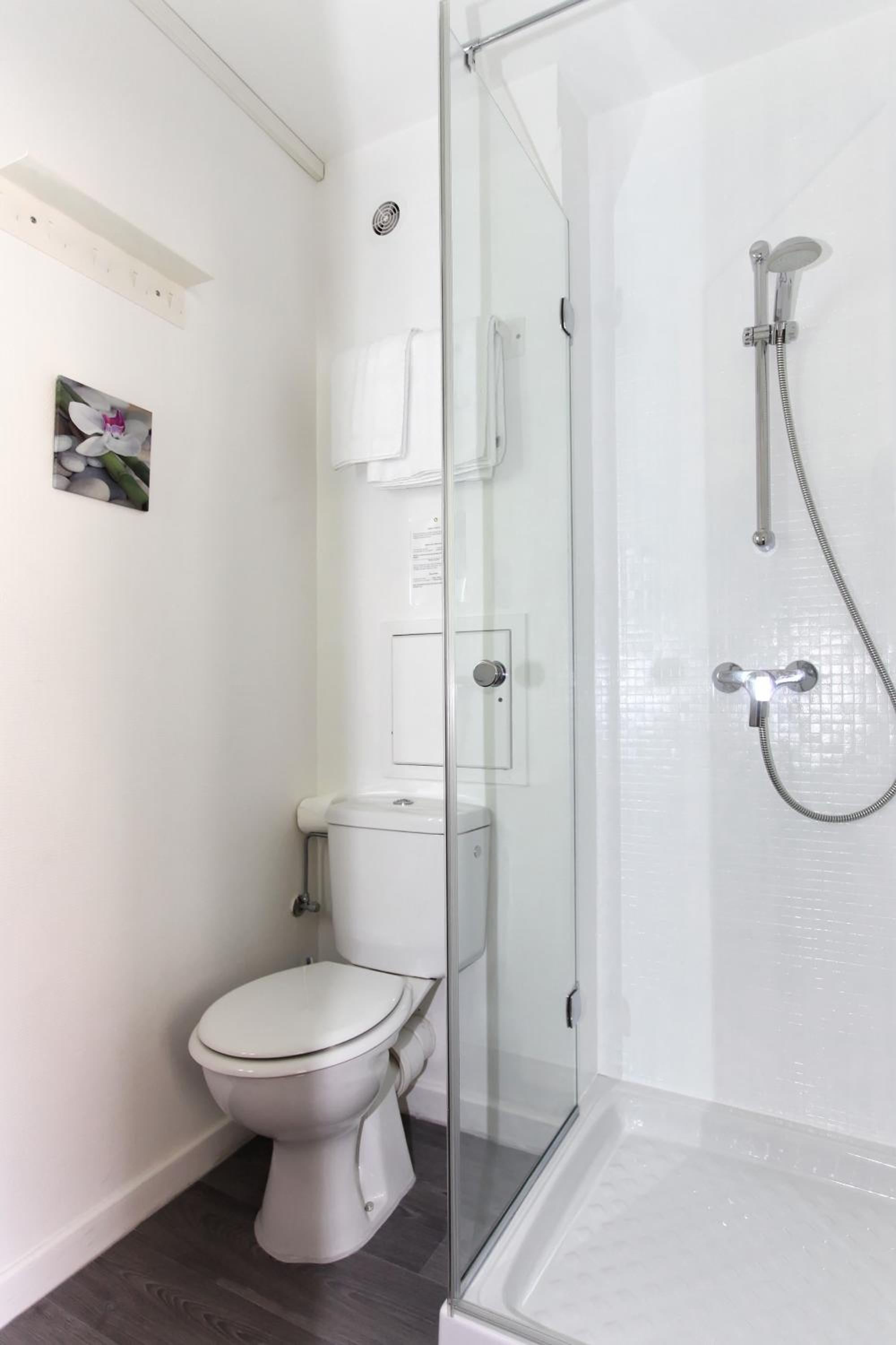 Standard Double Room - Photo 3
