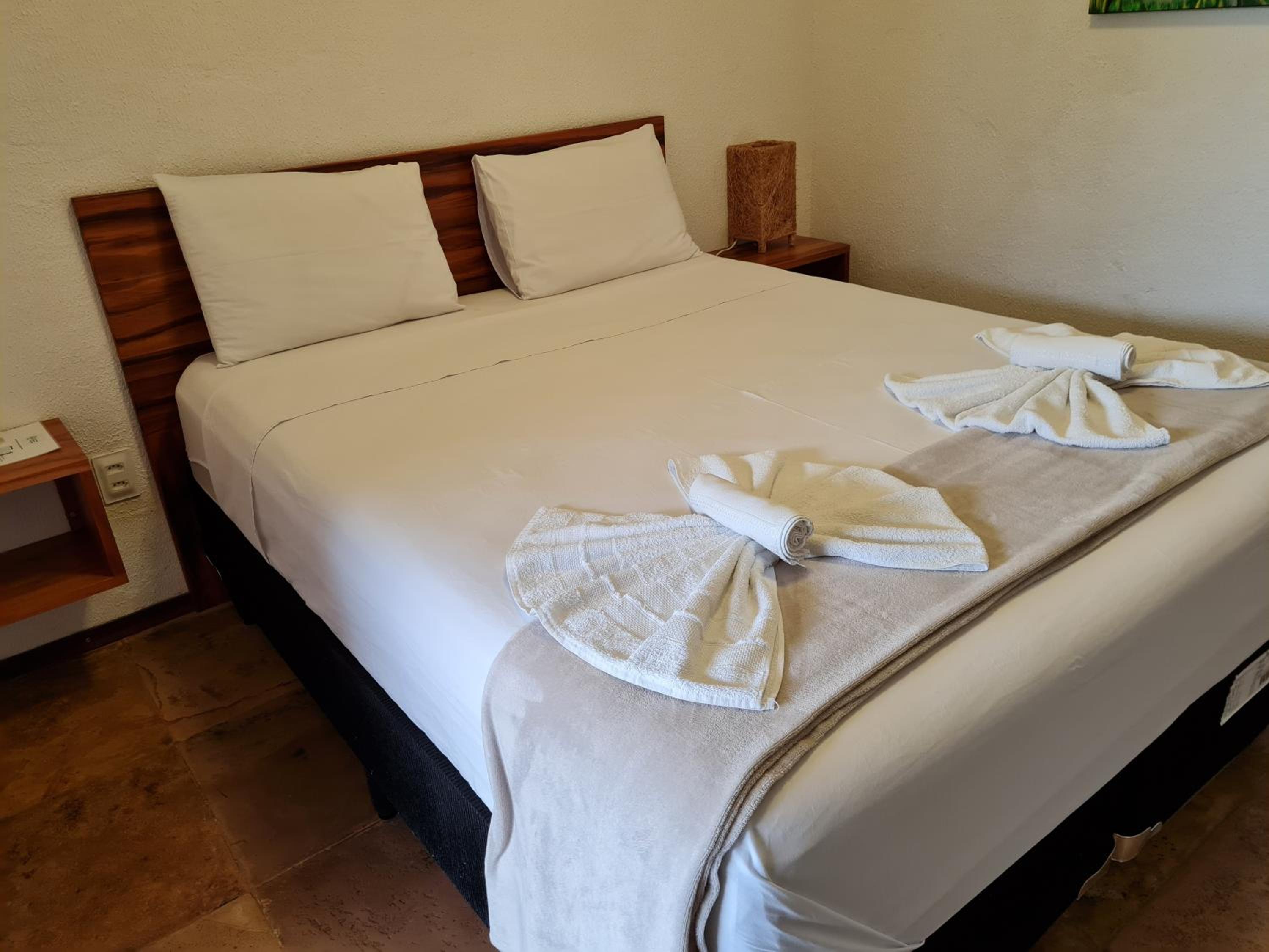 Junior Suite with Balcony - Photo 4