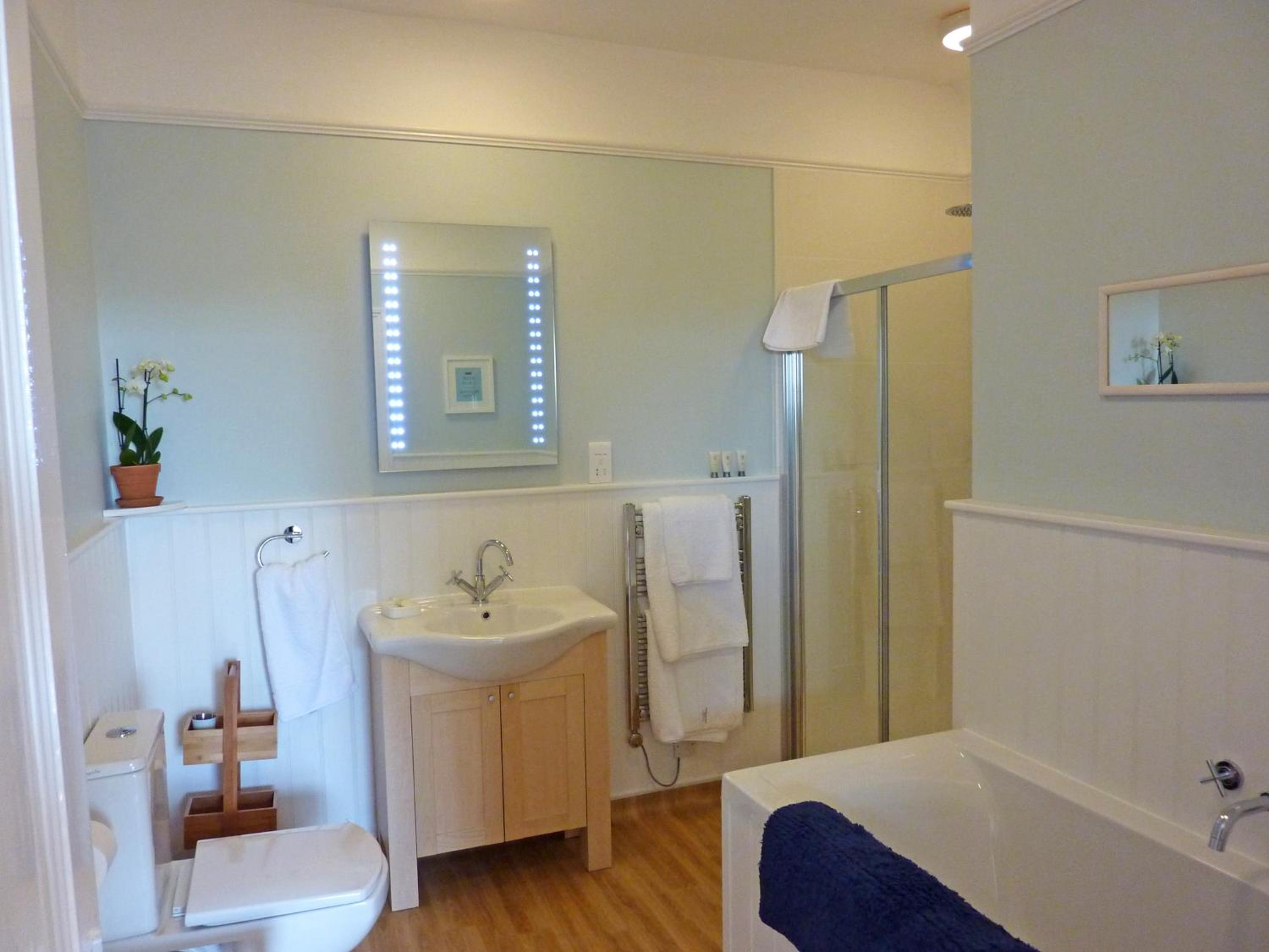 Family Room (2 Adults + 2 Children) photo 2