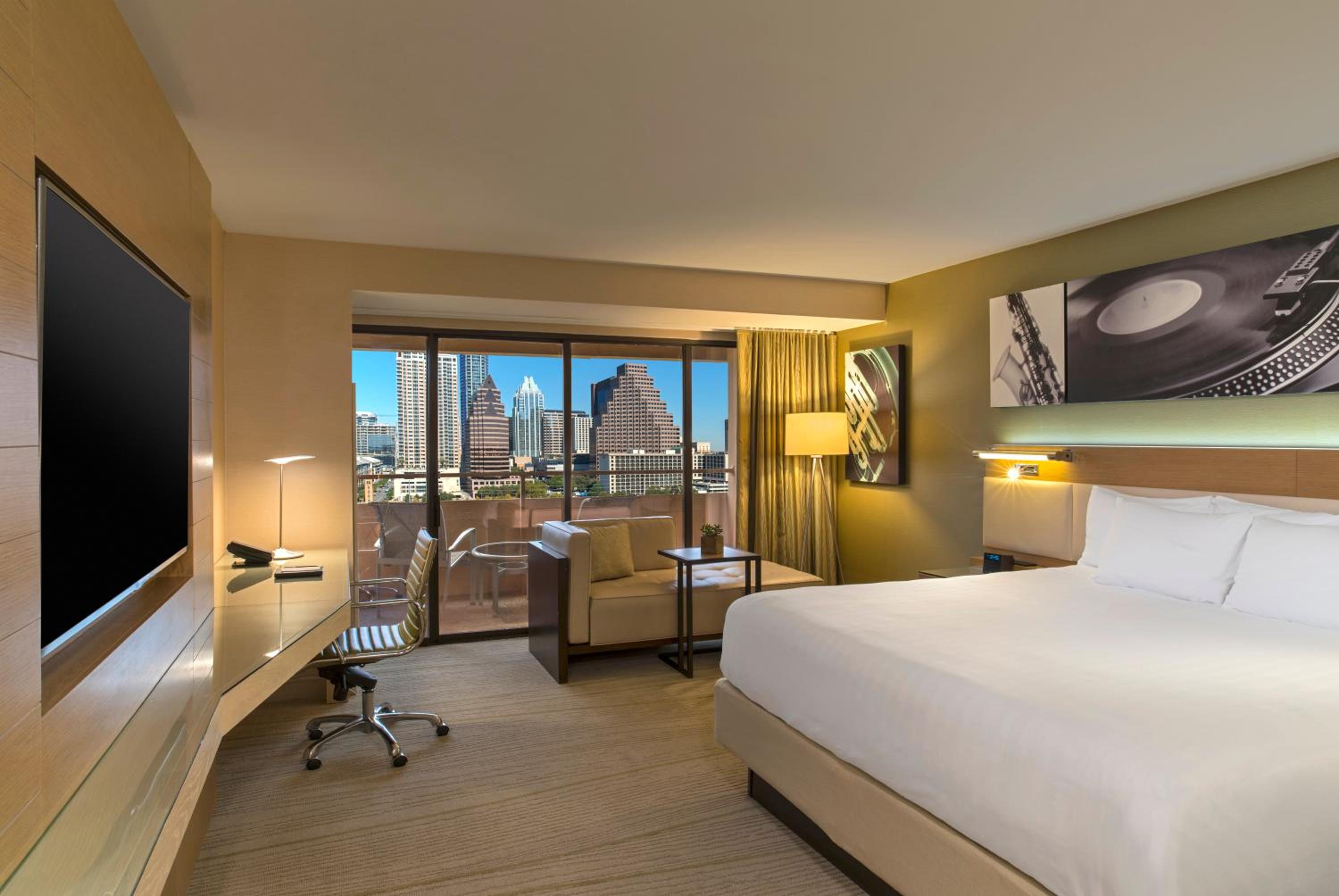 1 King Bed Lake View Balcony - Photo 4