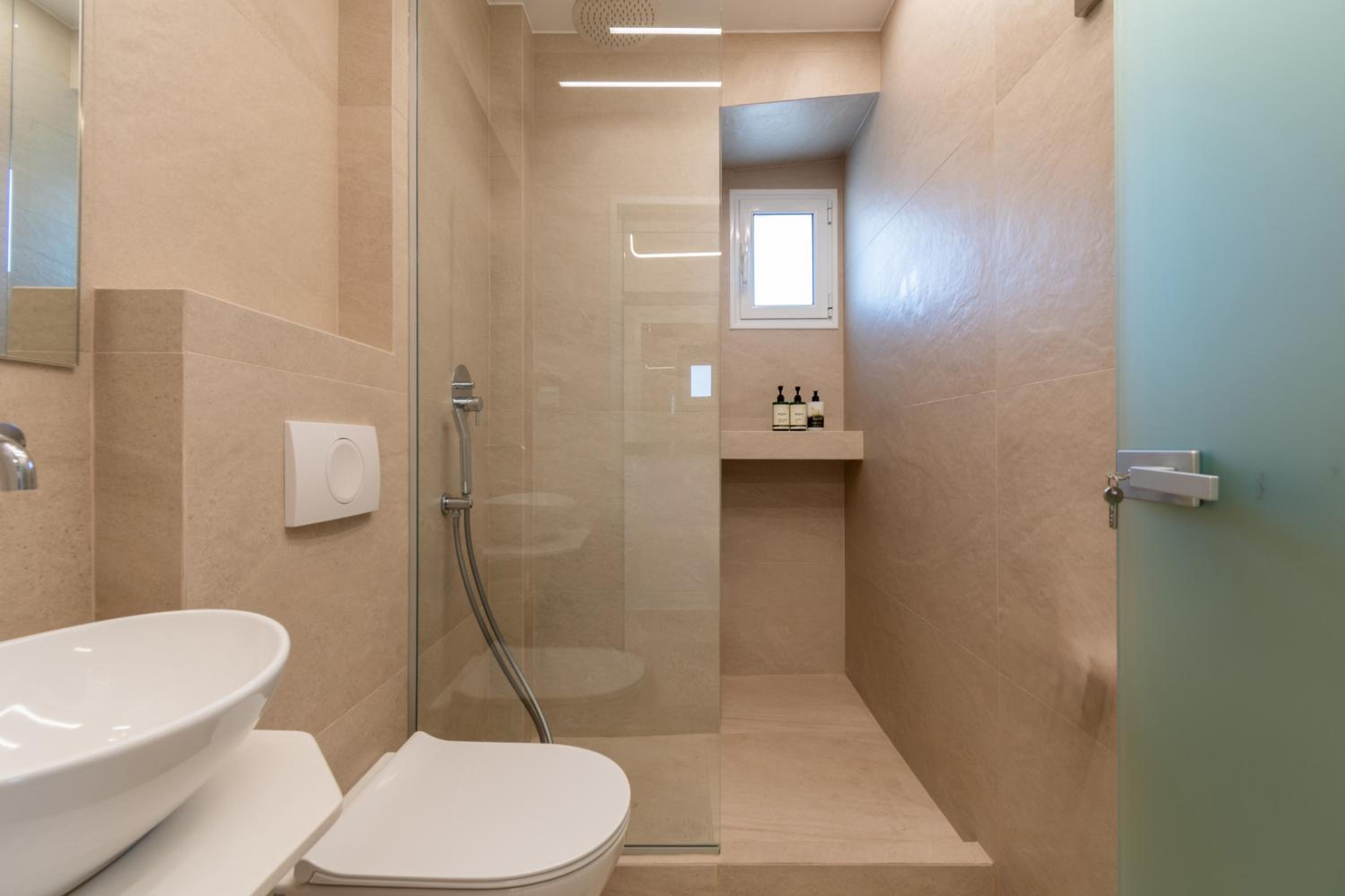 One-Bedroom Apartment with Balcony and Sea View photo 1