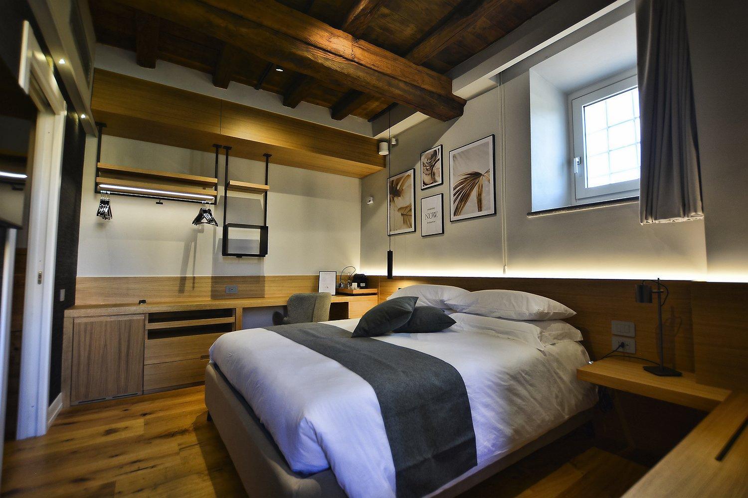 Deluxe Double Room with Shower