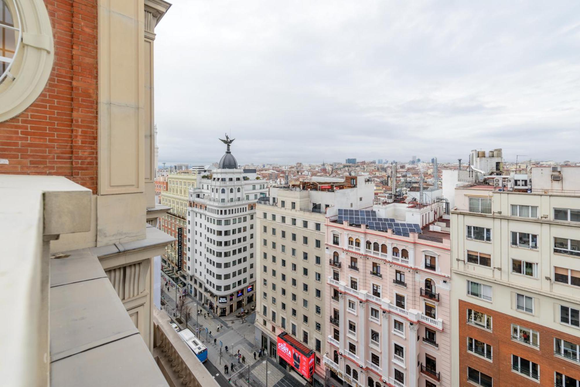 One-Bedroom Apartment with Terrace