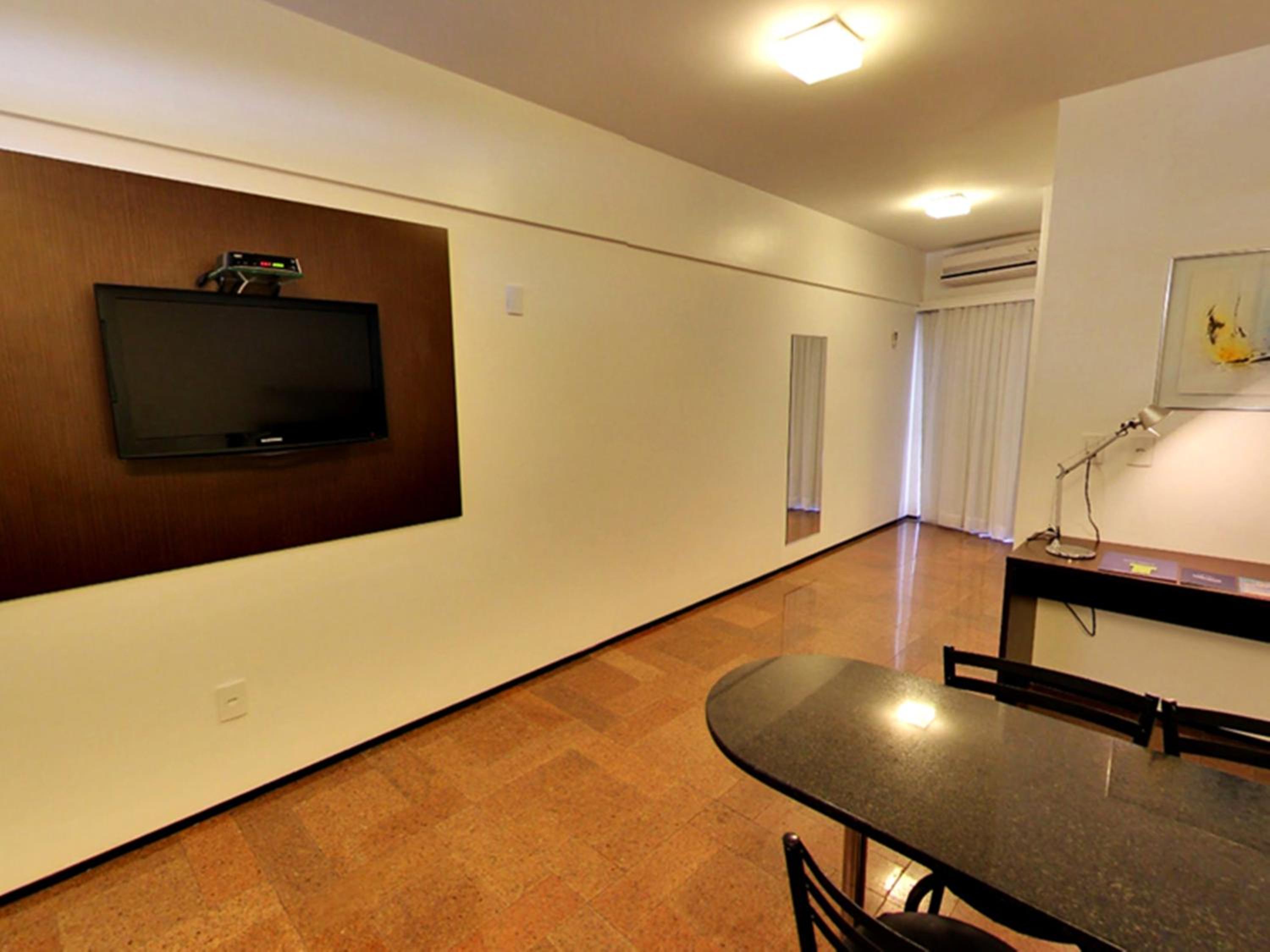 Deluxe Room - Photo 7