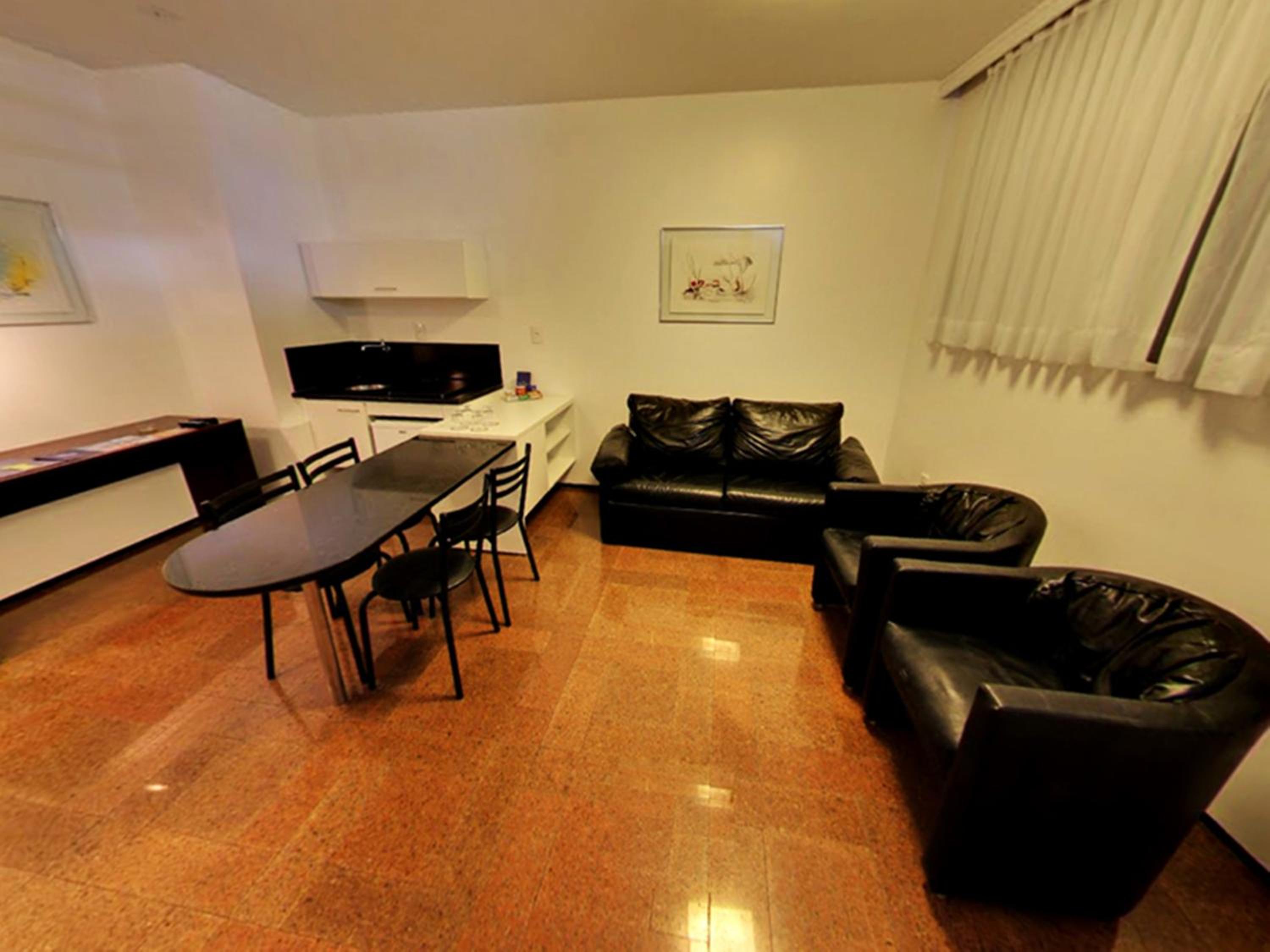Deluxe Room - Photo 8
