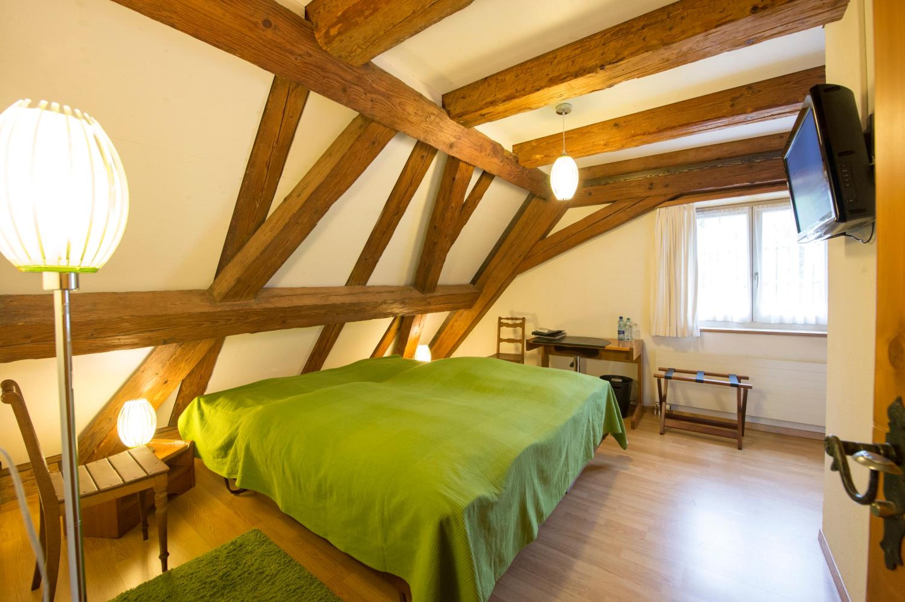 Double Room with Private Bathroom - Photo 2