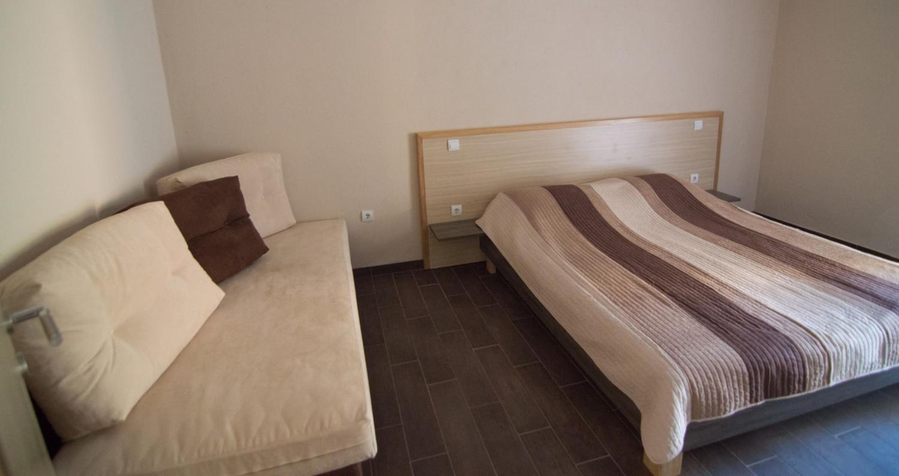 One-Bedroom Apartment with Terrace and Sea View - Photo 19