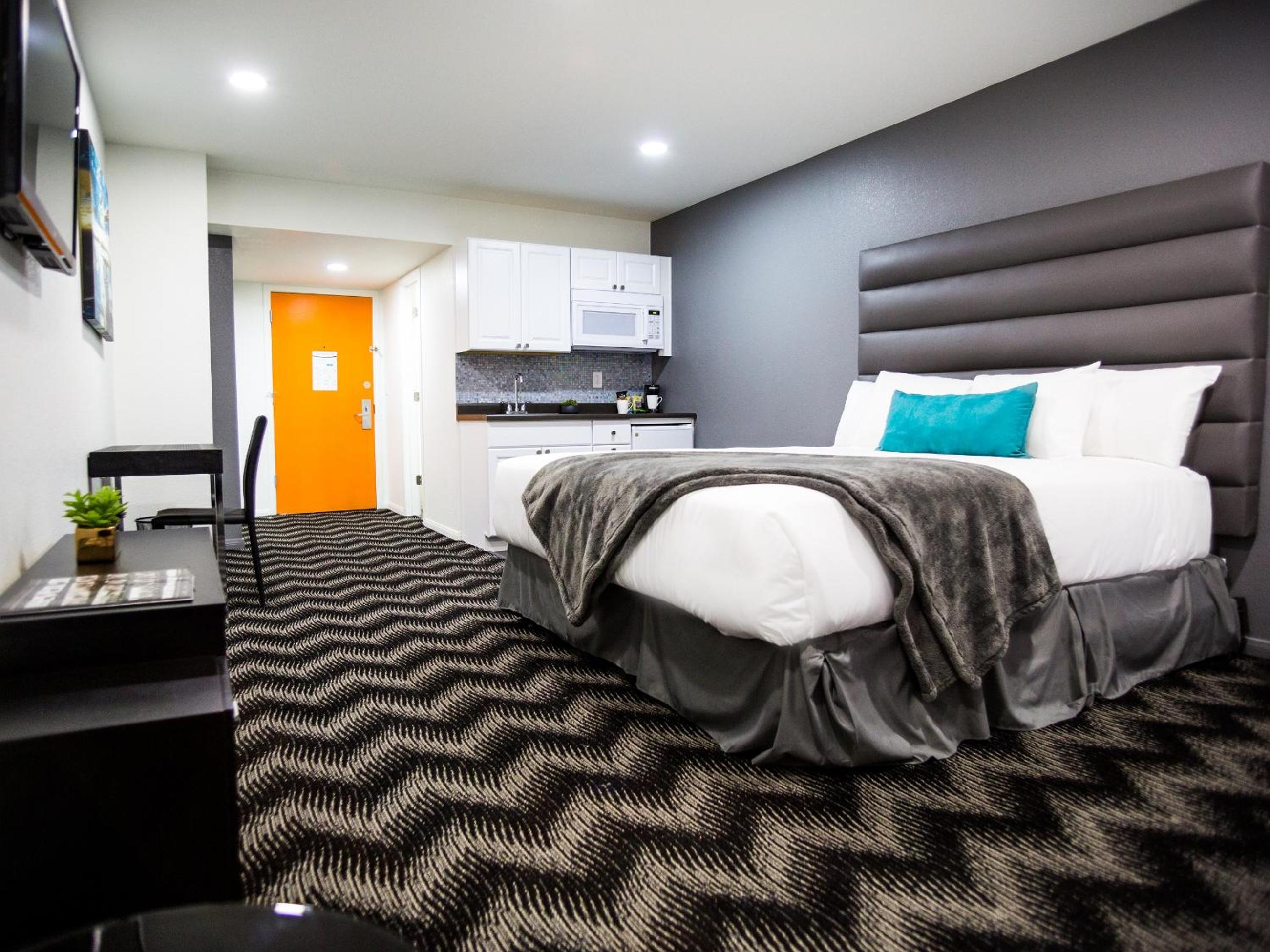 King Room with Kichenette - Photo 4