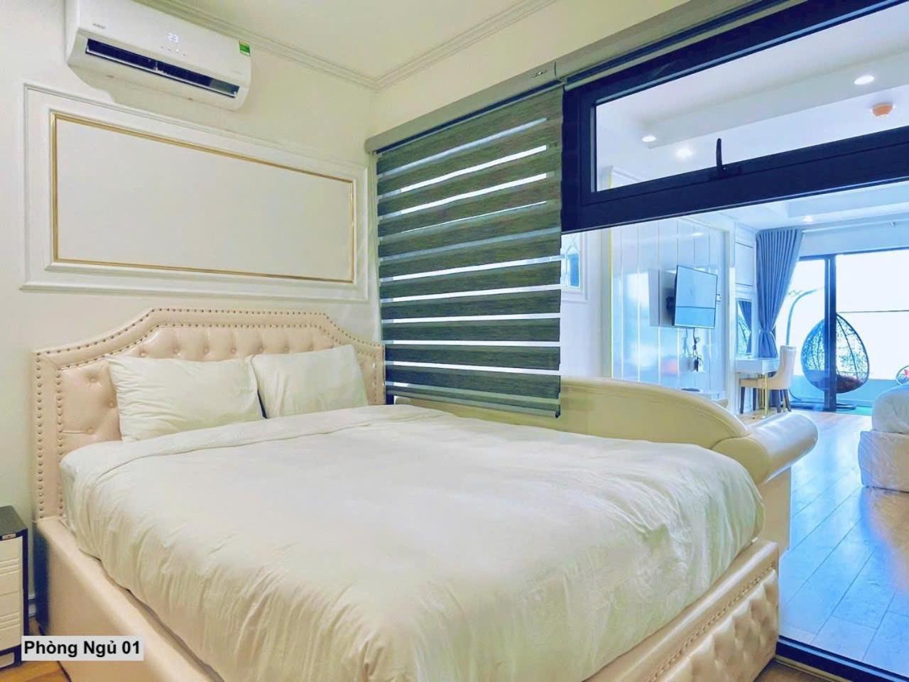Two-Bedroom Apartment with Balcony and Sea View photo 1