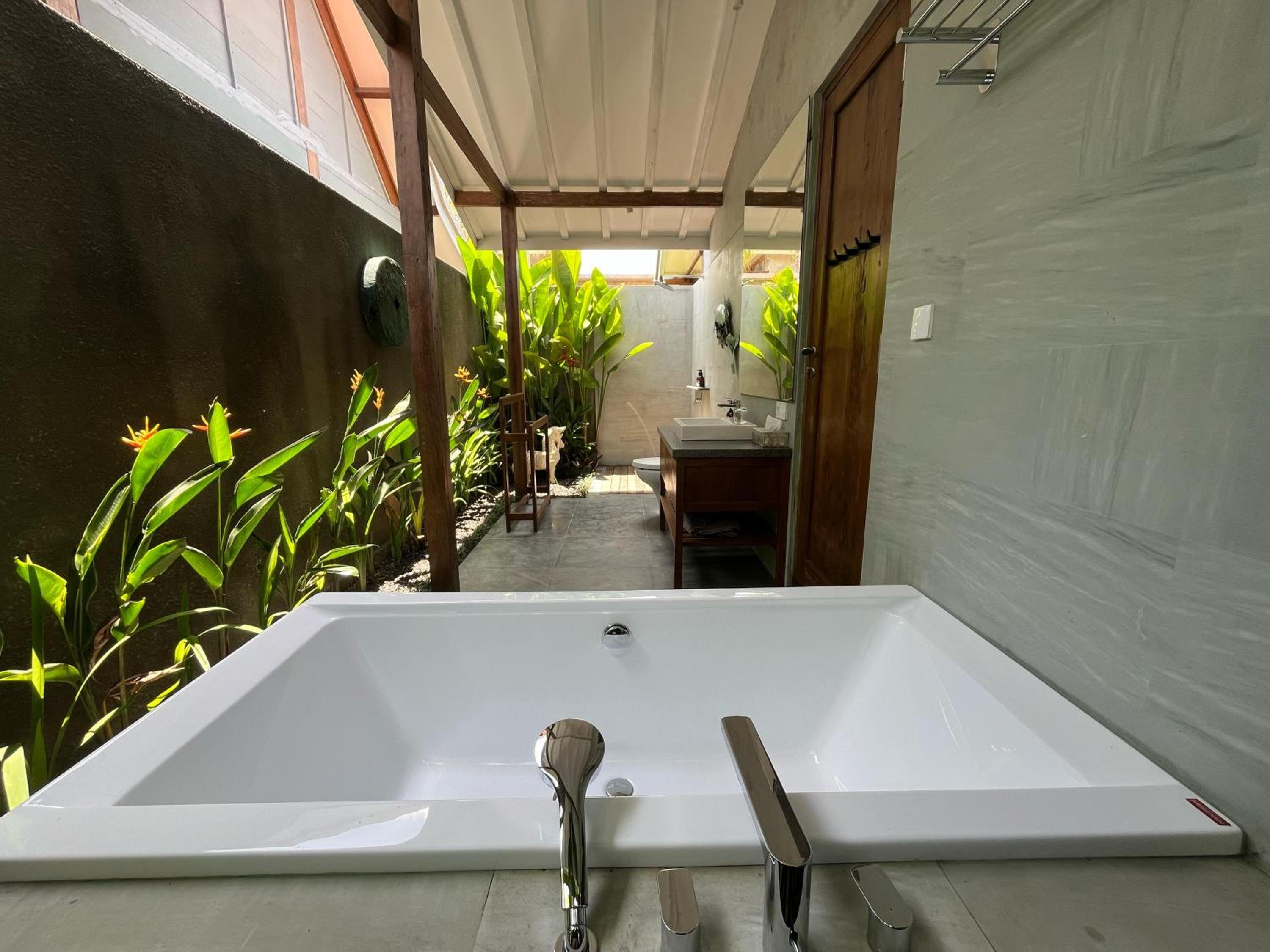 Villa with Garden View - Photo 18