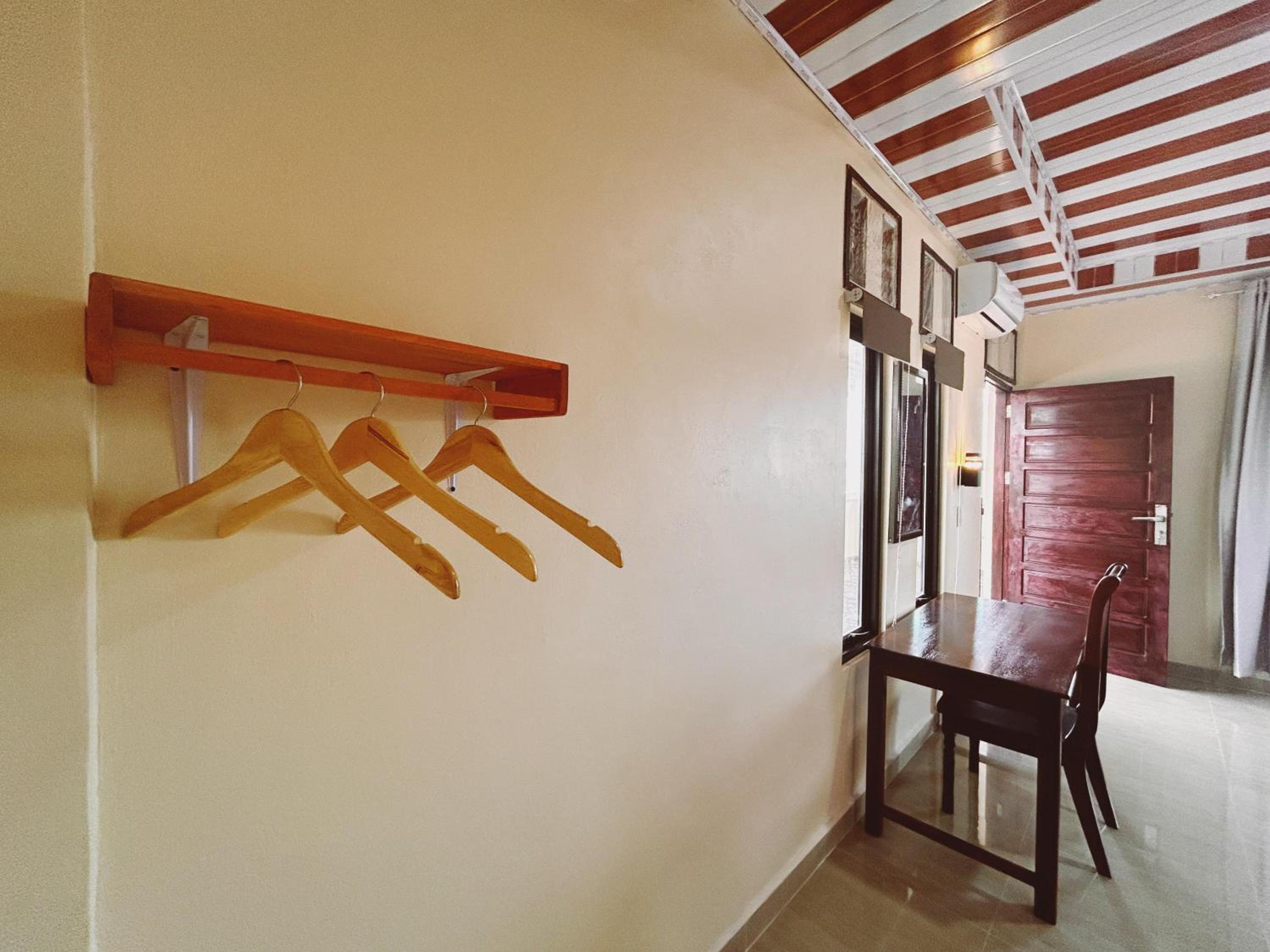 Deluxe Twin Room with Sea View - Photo 7