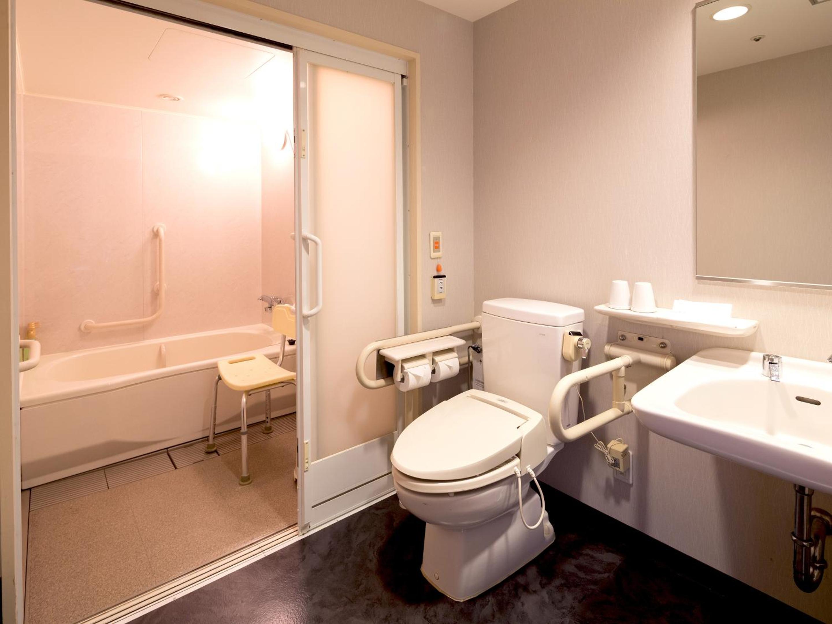 Twin Room - Disability Access - Photo 3