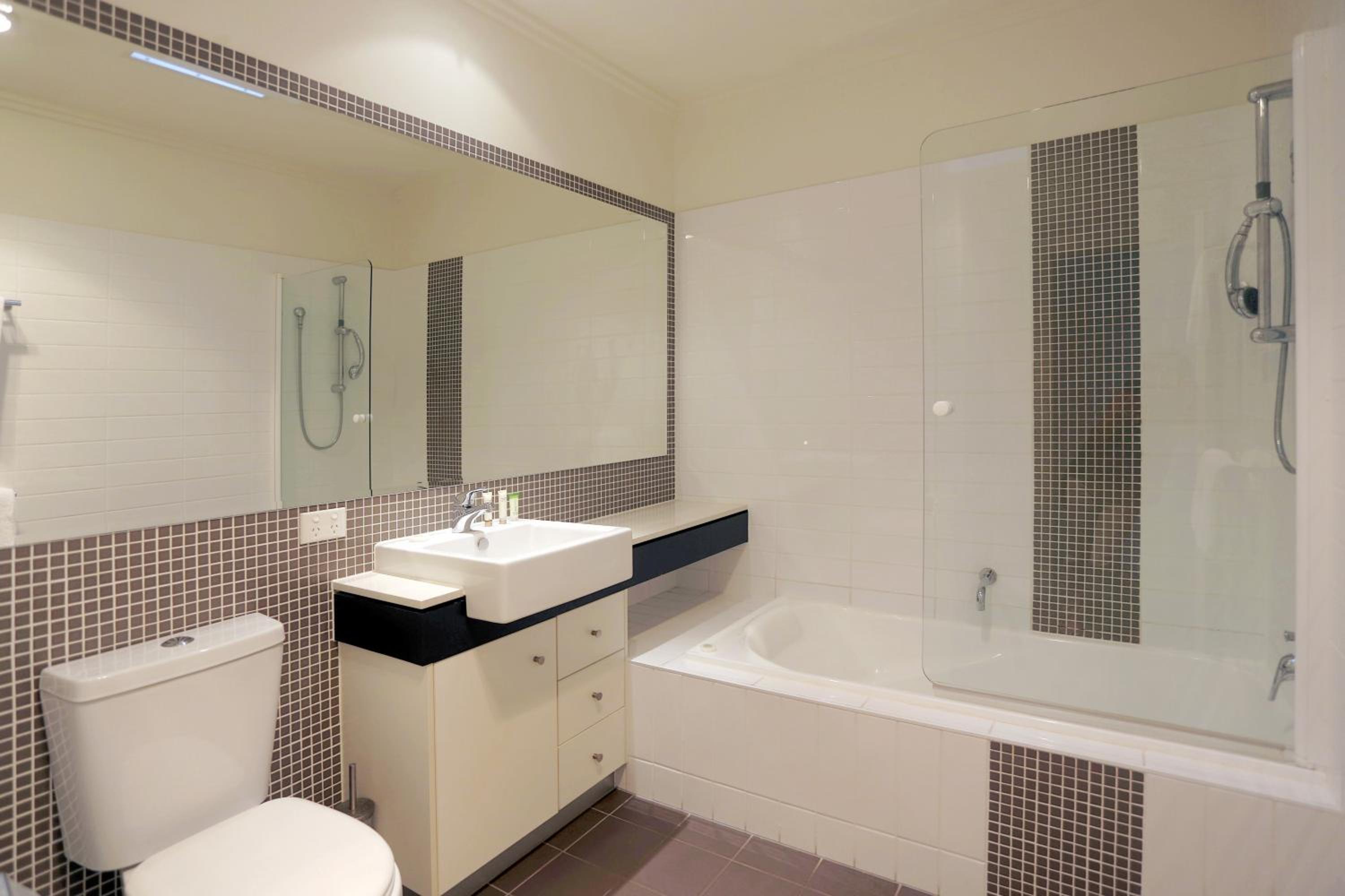 Two-Bedroom Standard Villa - Photo 6