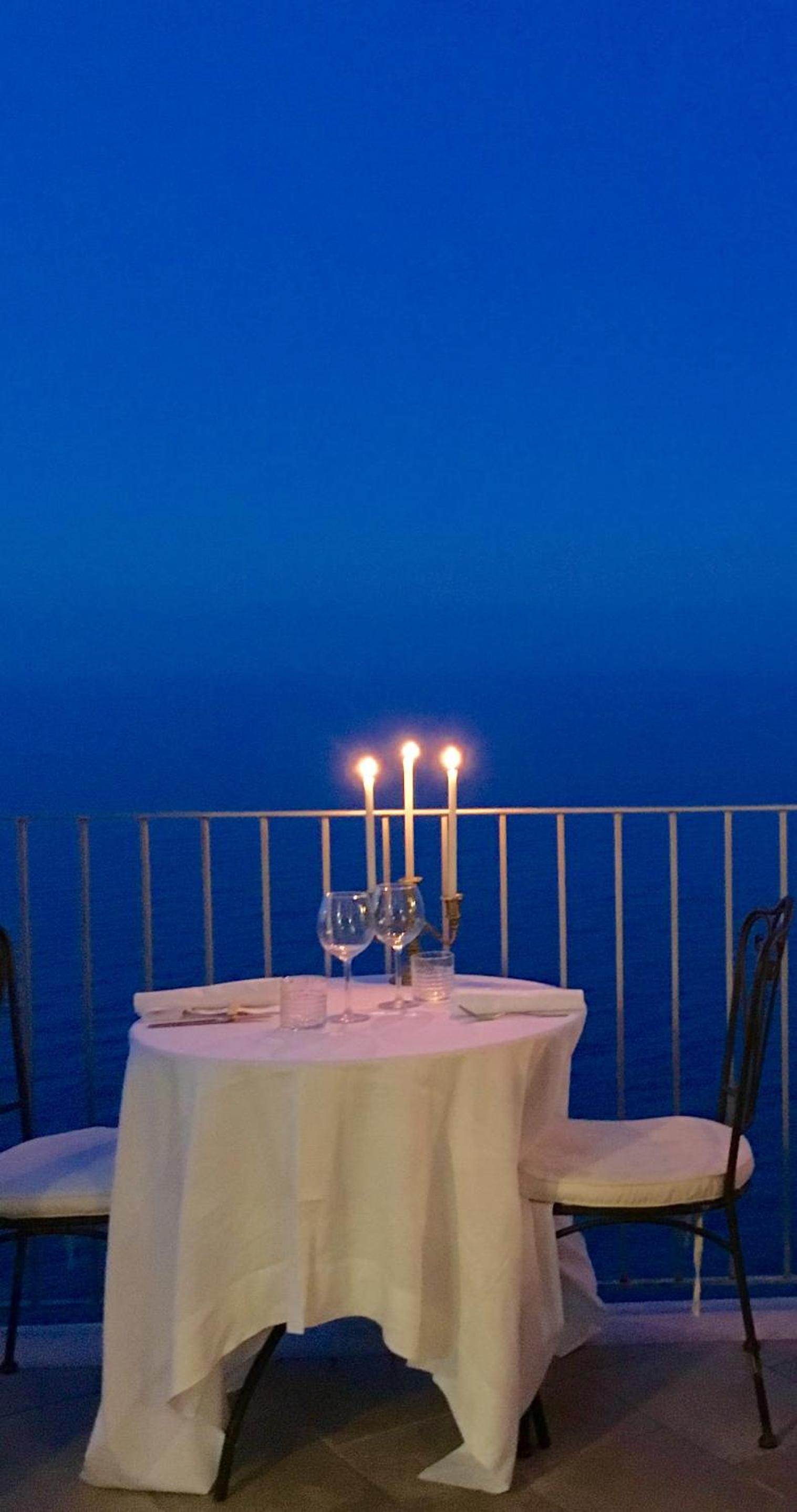 Deluxe Suite with Sea View - Photo 25