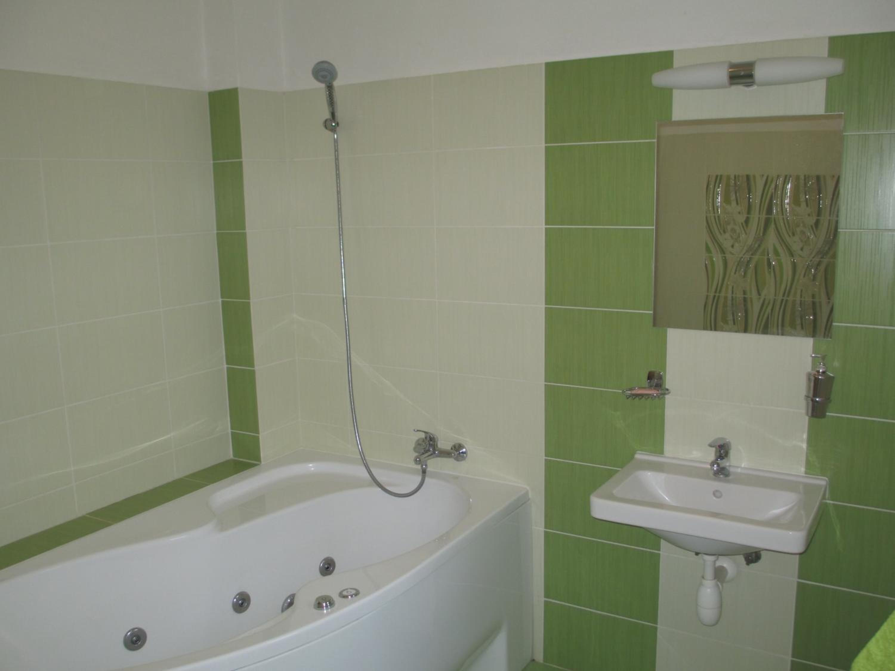 One-Bedroom Apartment - Photo 9