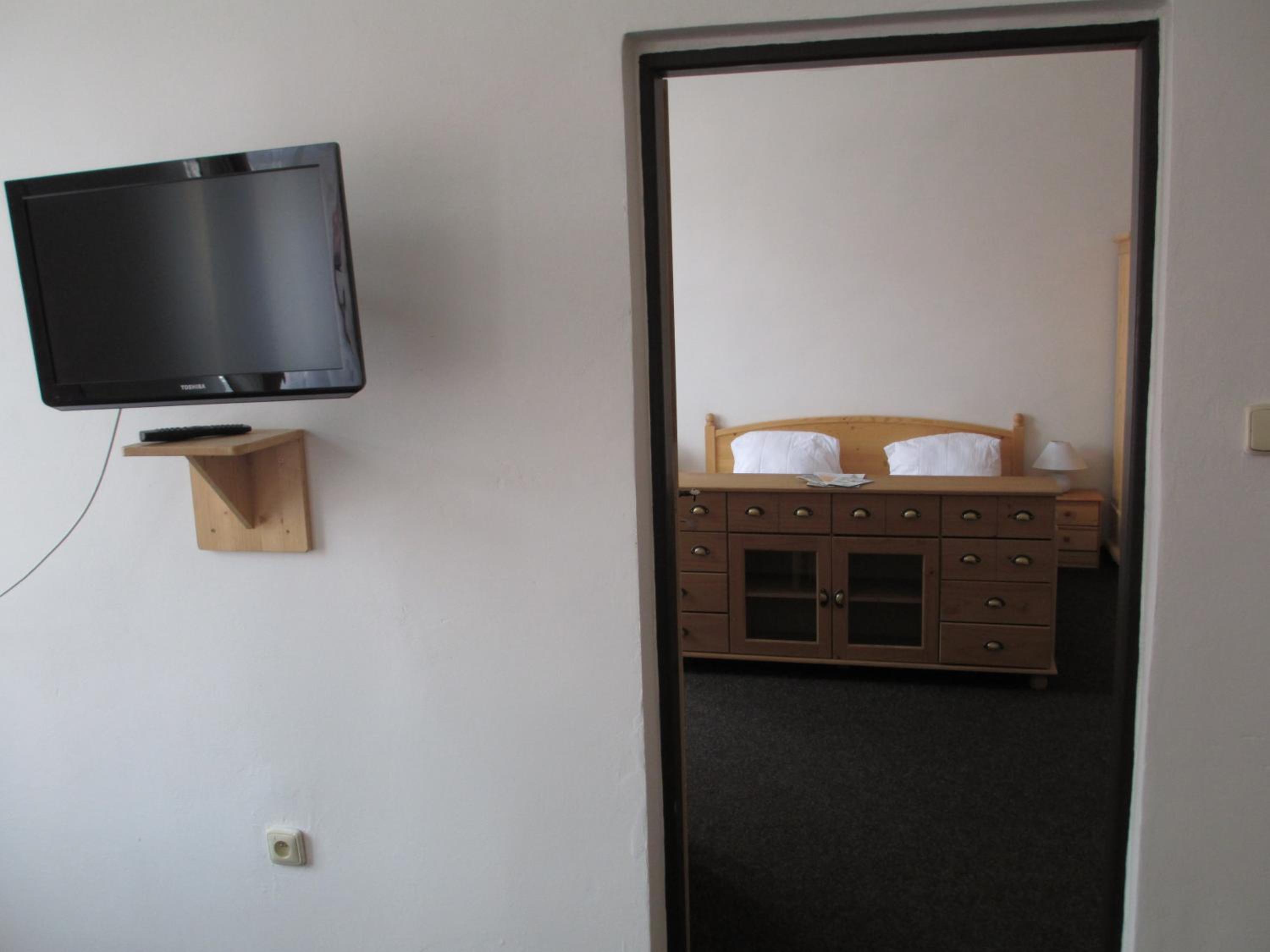 One-Bedroom Apartment - Photo 7